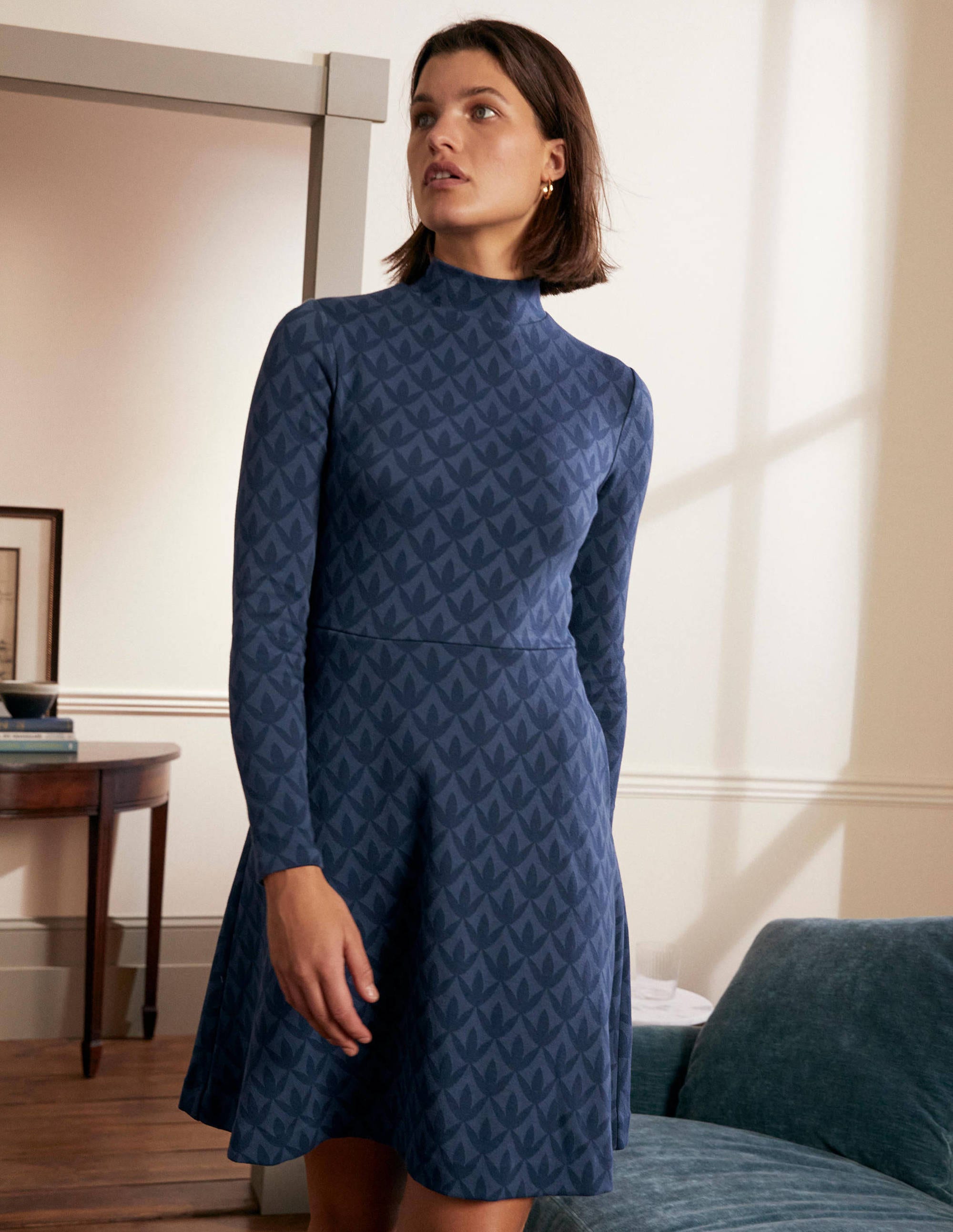 Jacquard-Kleid mit Stehkragen-DE_D9_Colour translations_Test076 - Image 1