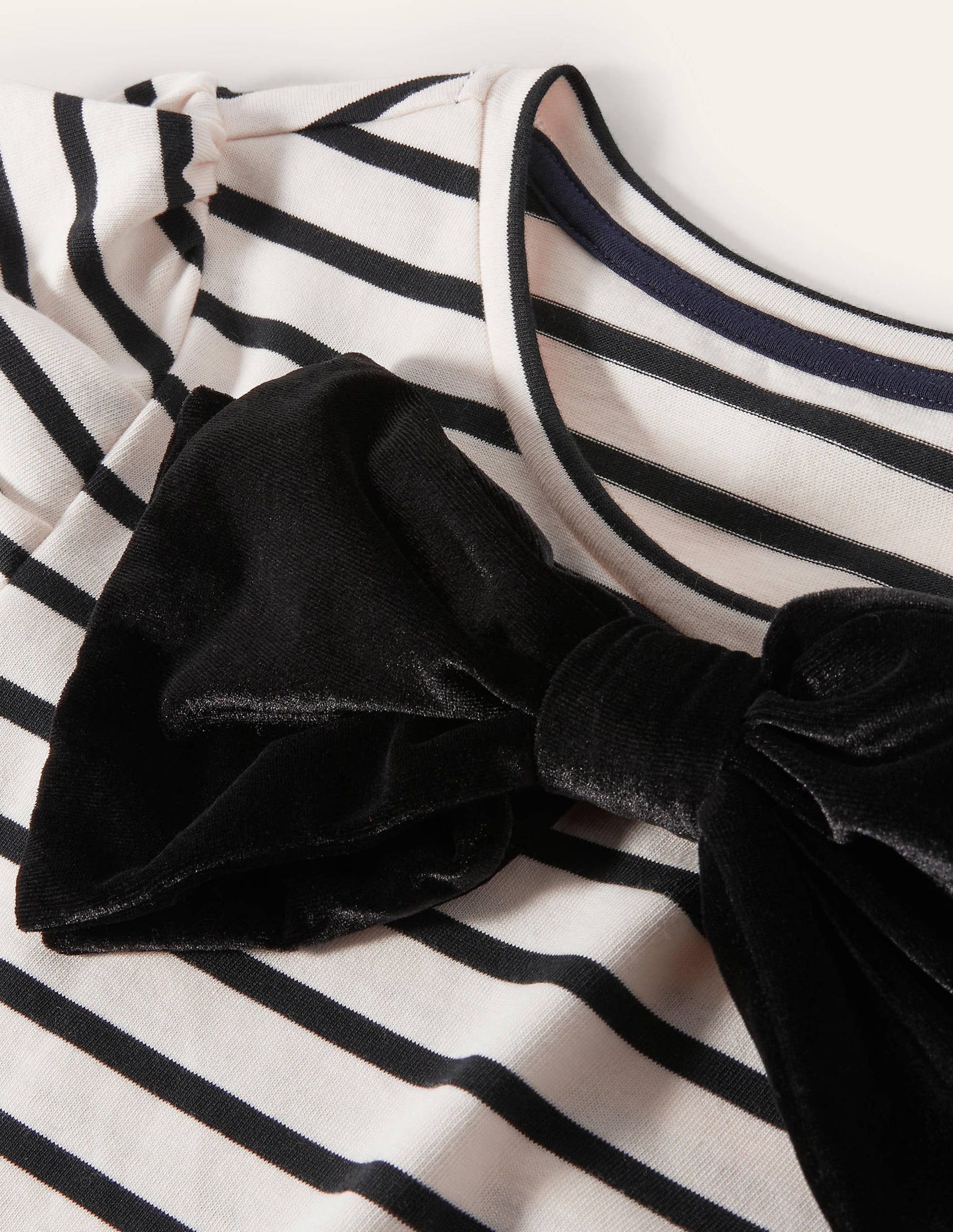 Imogen Bretonshirt-Naturweiß/Schwarz, Schleife-5
