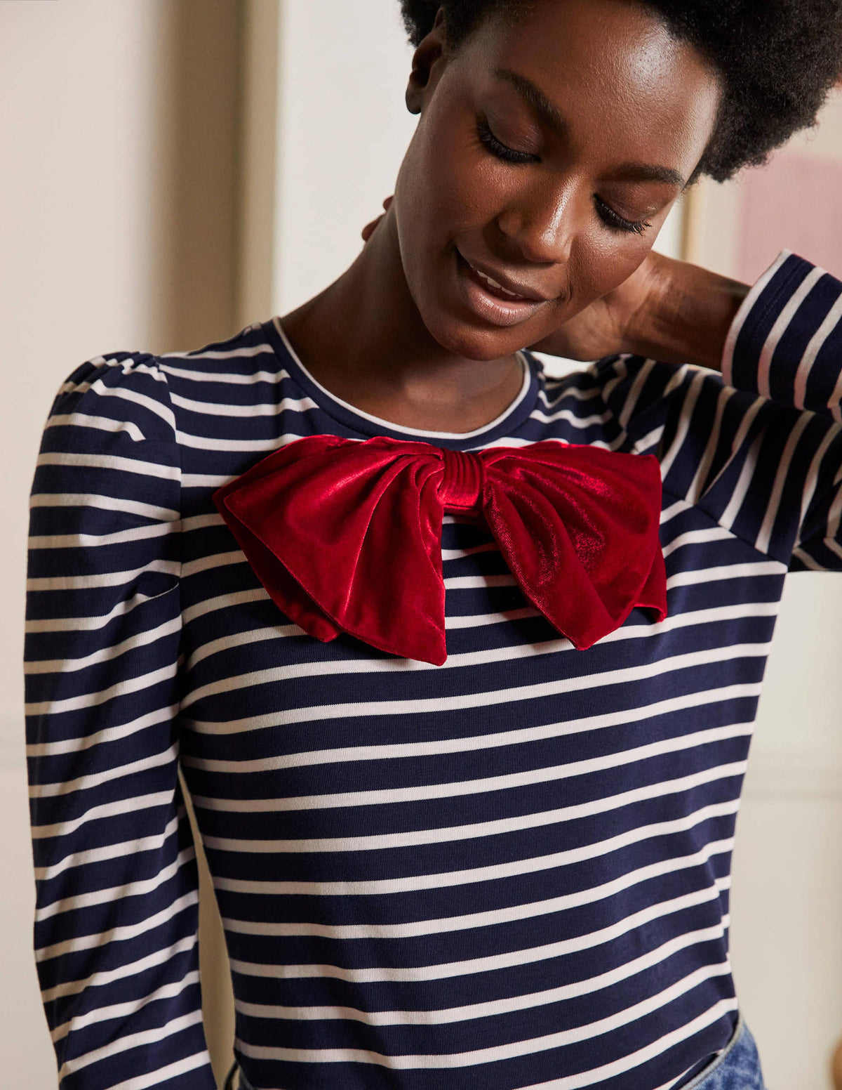 Imogen Bretonshirt-Navy/Naturweiß/Rot, Schleife - Image 2