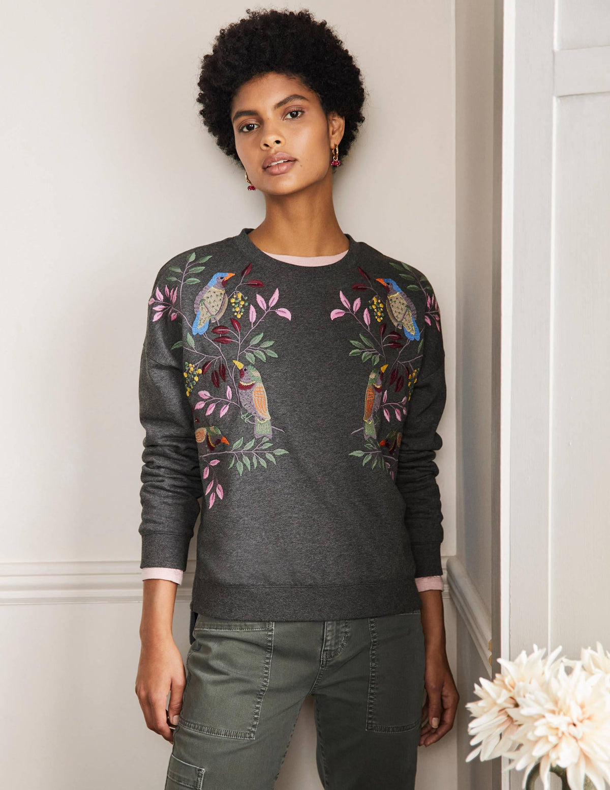 Jasmine Sweatshirt-Anthrazit Meliert, Vogel-Stickerei - Image 1