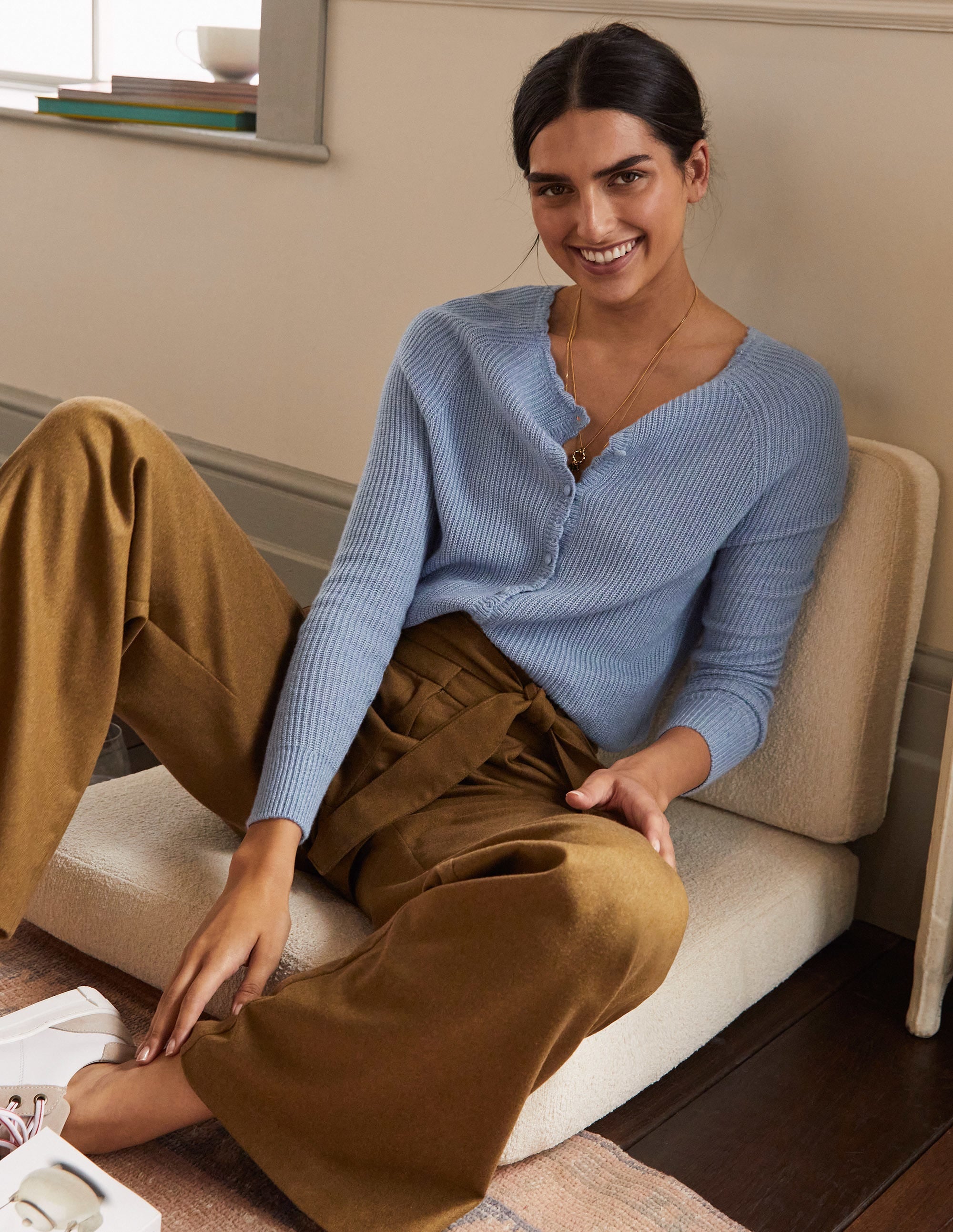 Ella Flauschiger Cardigan mit Muschelsaum-Flussblau - Image 1