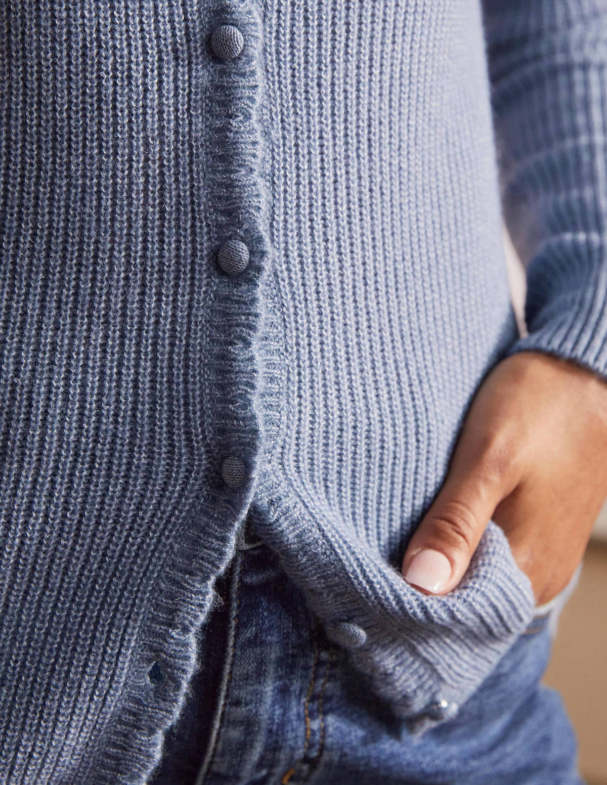 Ella Flauschiger Cardigan mit Muschelsaum-Flussblau-4
