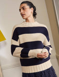 Grobstrickpullover aus Kaschmir-Saphirblau, Gestreift