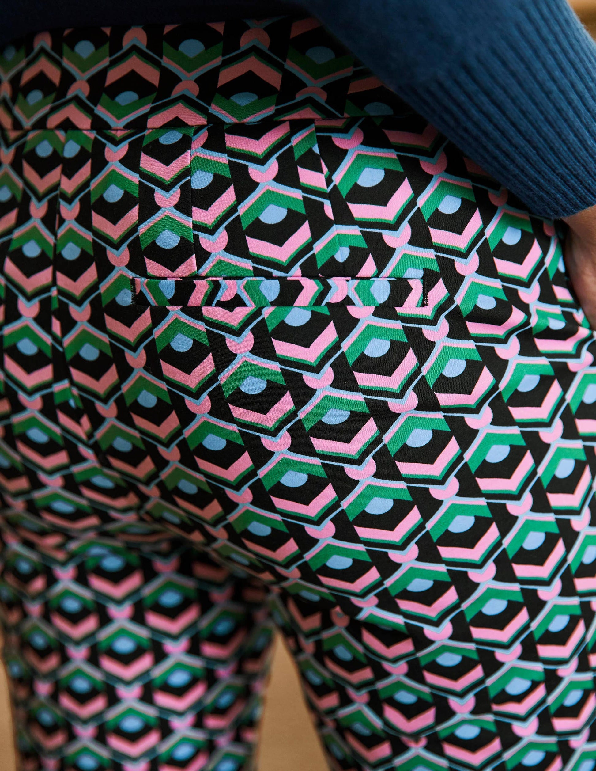 Pantalon 7/8 Richmond-Noire, tuile géométrique-1