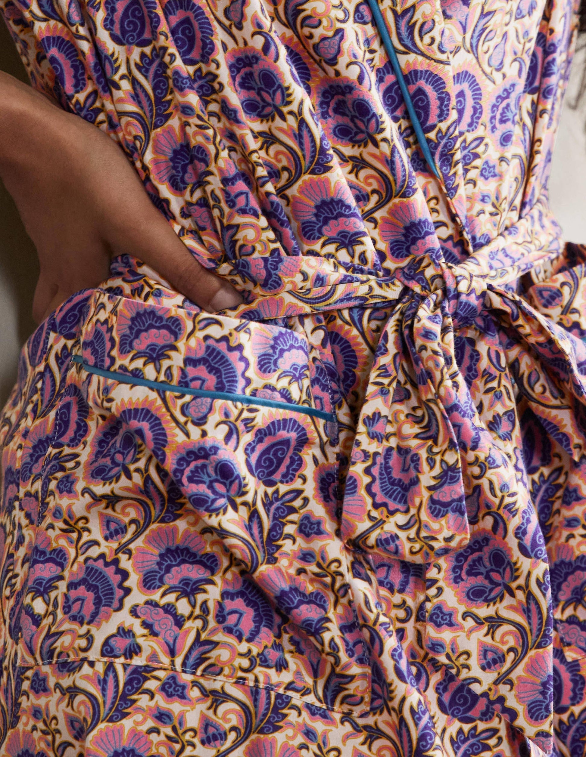 Robe de chambre en coton-Ivoire, motif floral riche-1