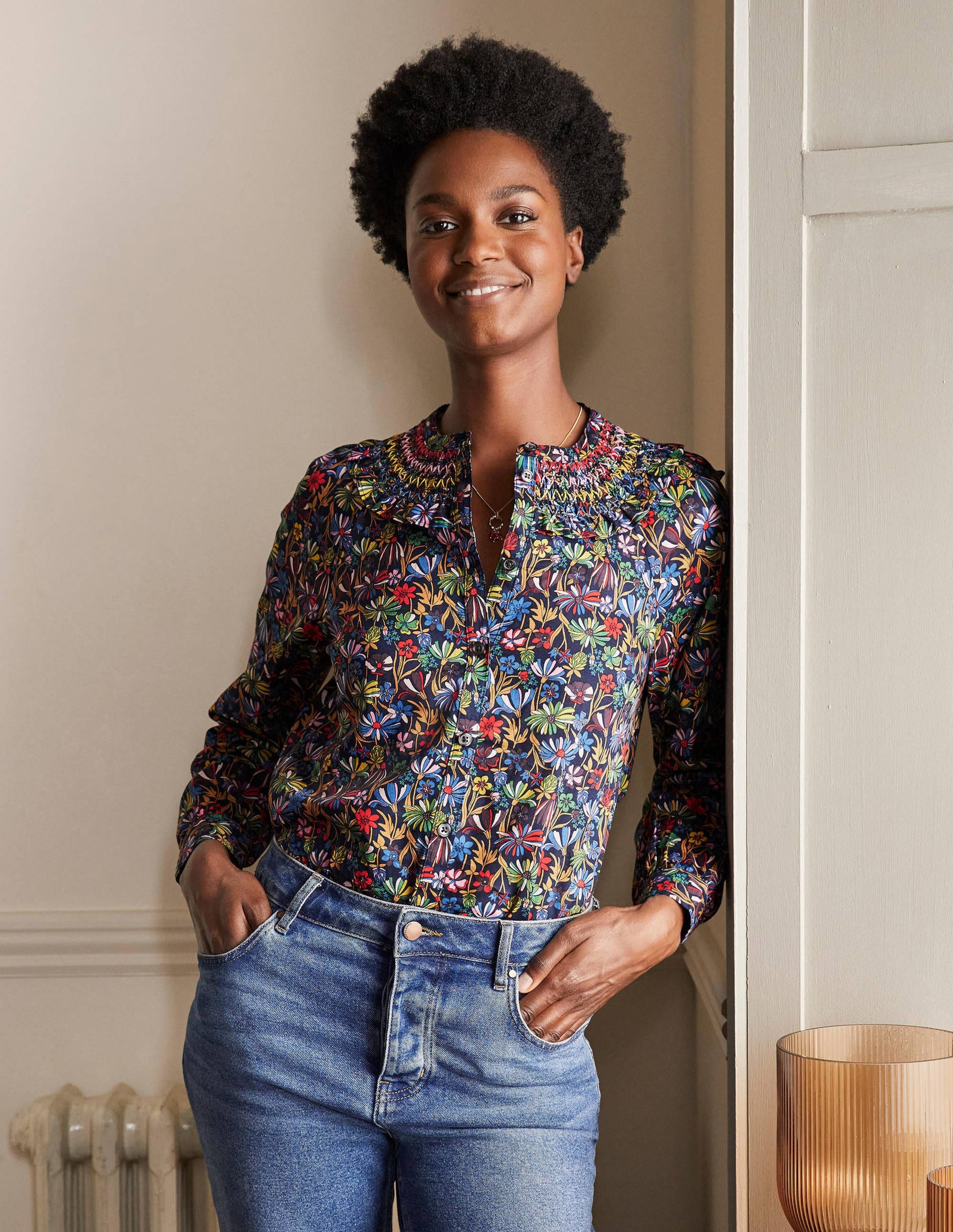 Chemise Leandra en coton à smocks-Bleu marine, motif Wild Dandelion-4