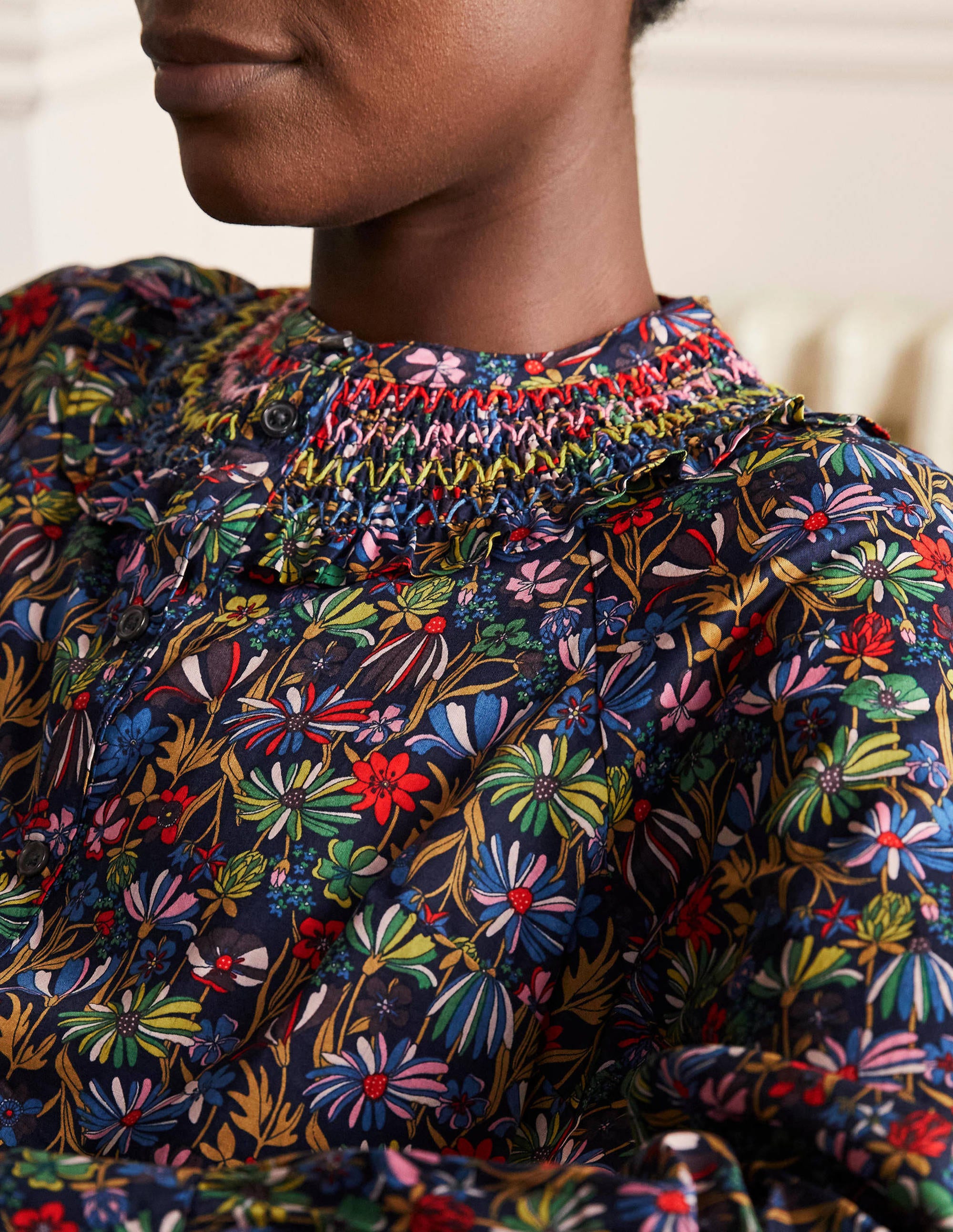 Chemise Leandra en coton à smocks-Bleu marine, motif Wild Dandelion - Image 1