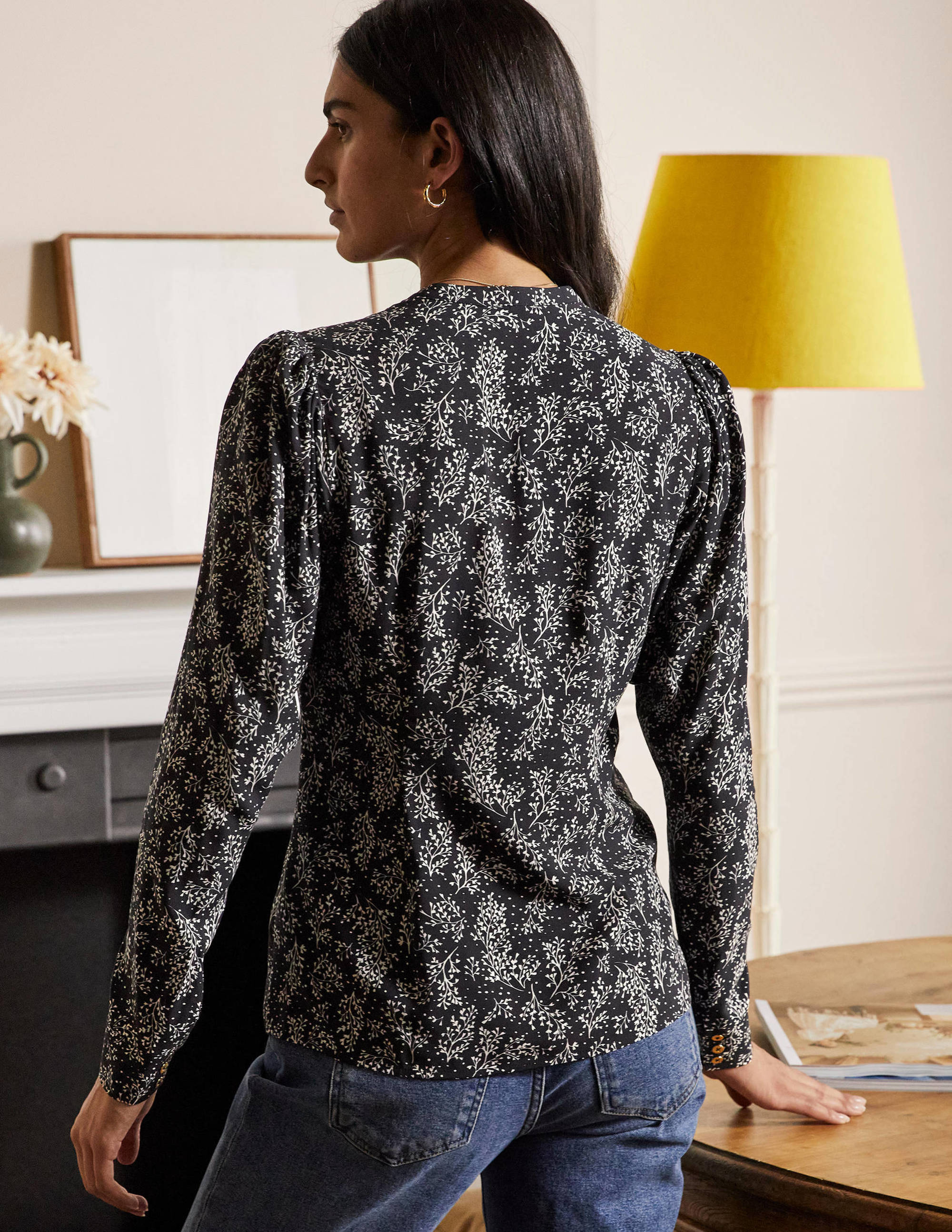 Chemise à manches bouffantes-Motif Leafy Sprig noir - Image 2