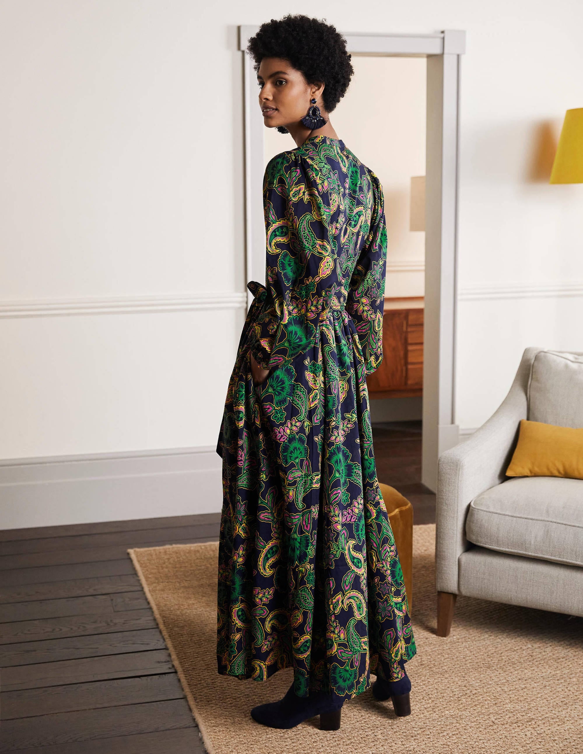 Baumwoll-Maxikleid mit gekerbtem Ausschnitt-Navy, Exotisches Blumenmuster - Image 2