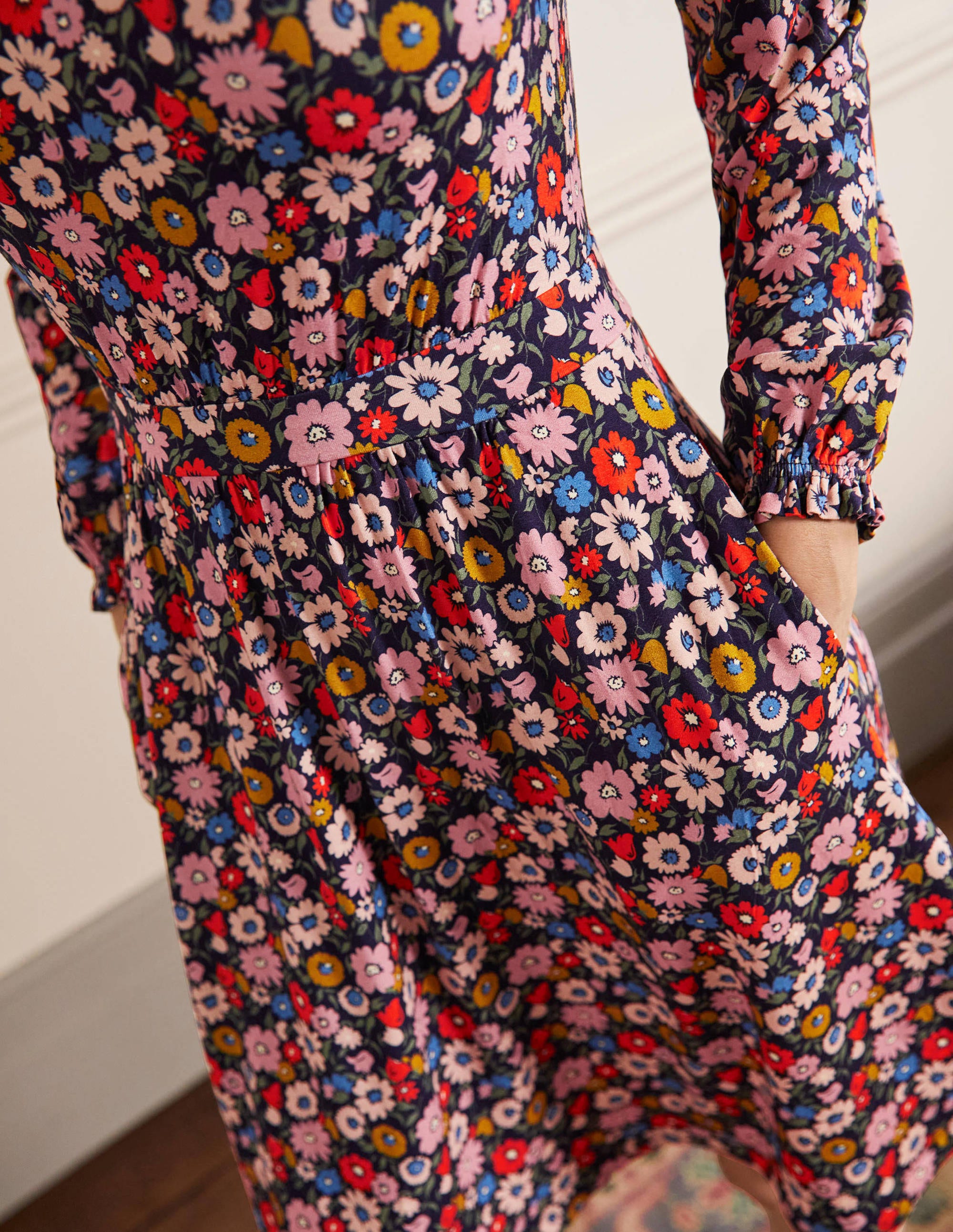 Robe midi Evelyn en jersey-Bleu marine foncé, motif Elegant Bloom - Image 2