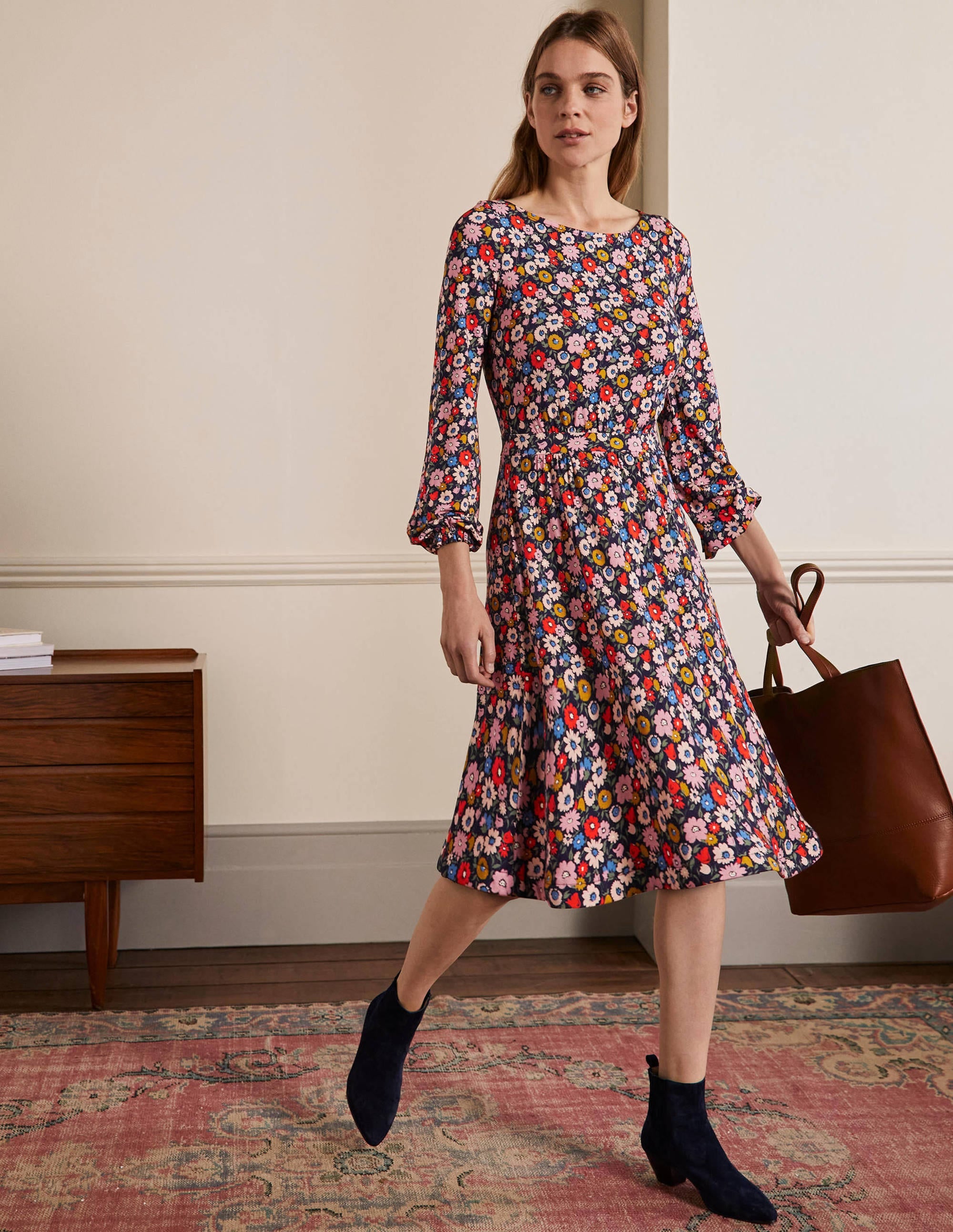 Robe midi Evelyn en jersey-Bleu marine foncé, motif Elegant Bloom - Image 4