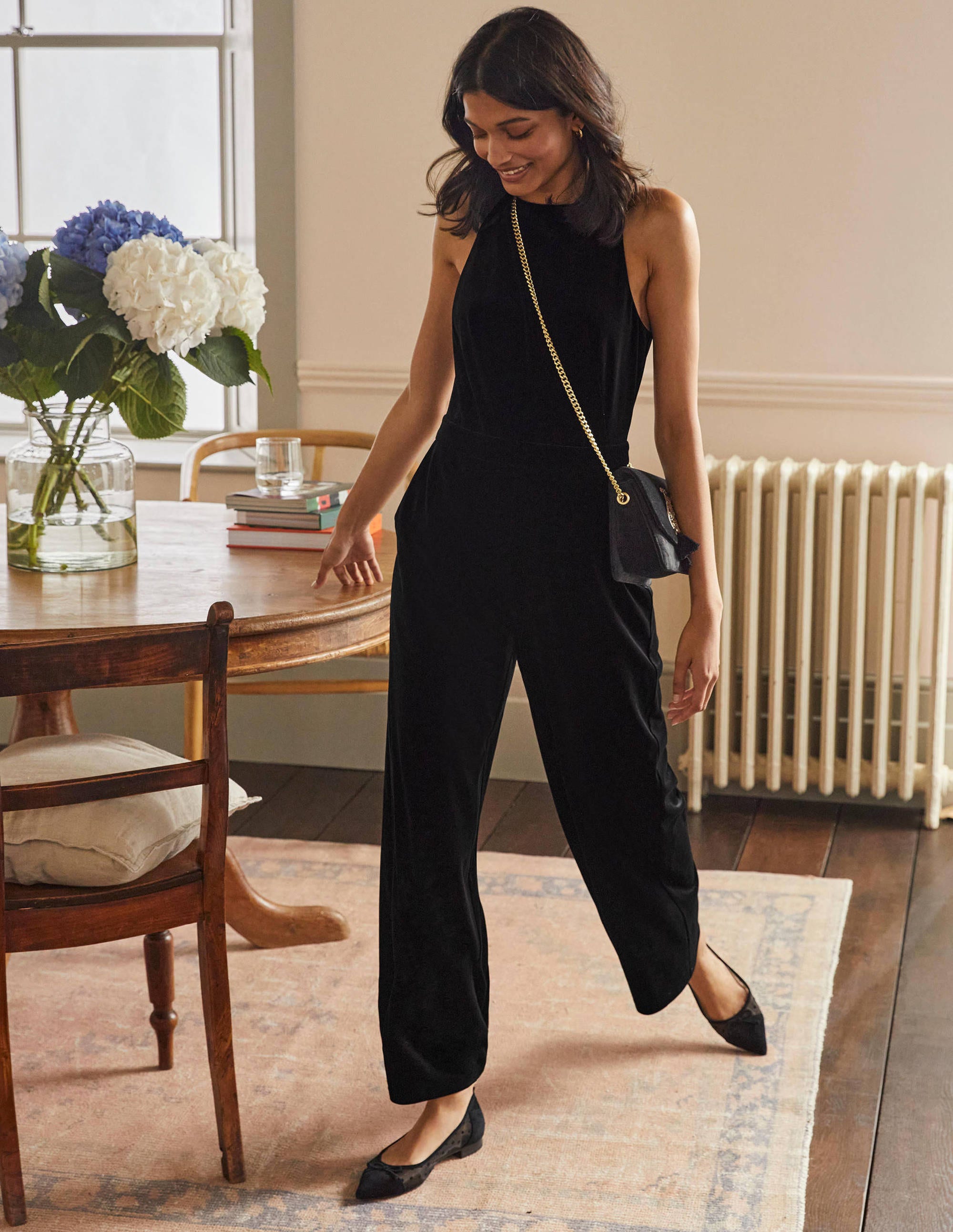 Neckholder-Jumpsuit aus Samt-Schwarz - Image 1