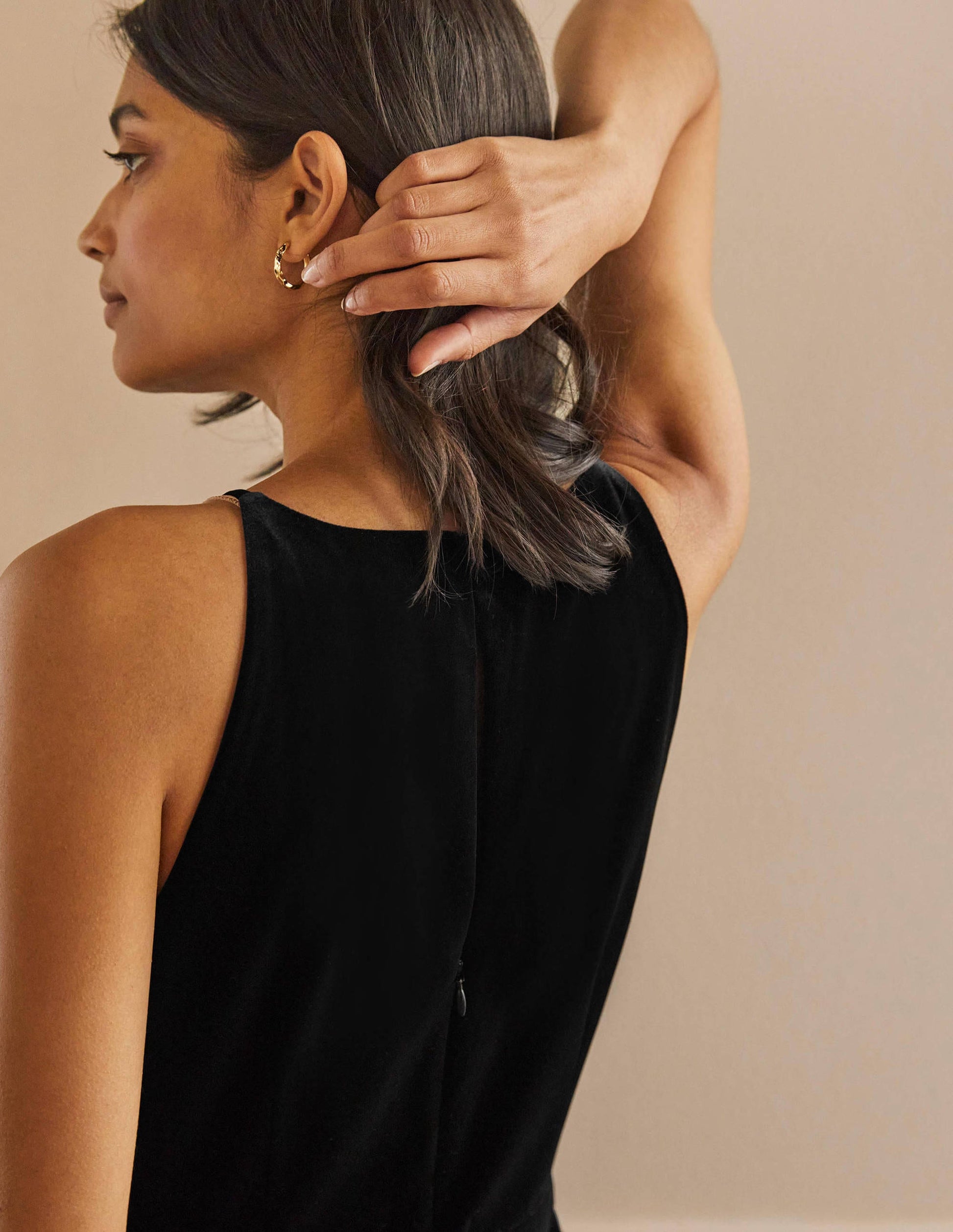 Neckholder-Jumpsuit aus Samt-Schwarz-2