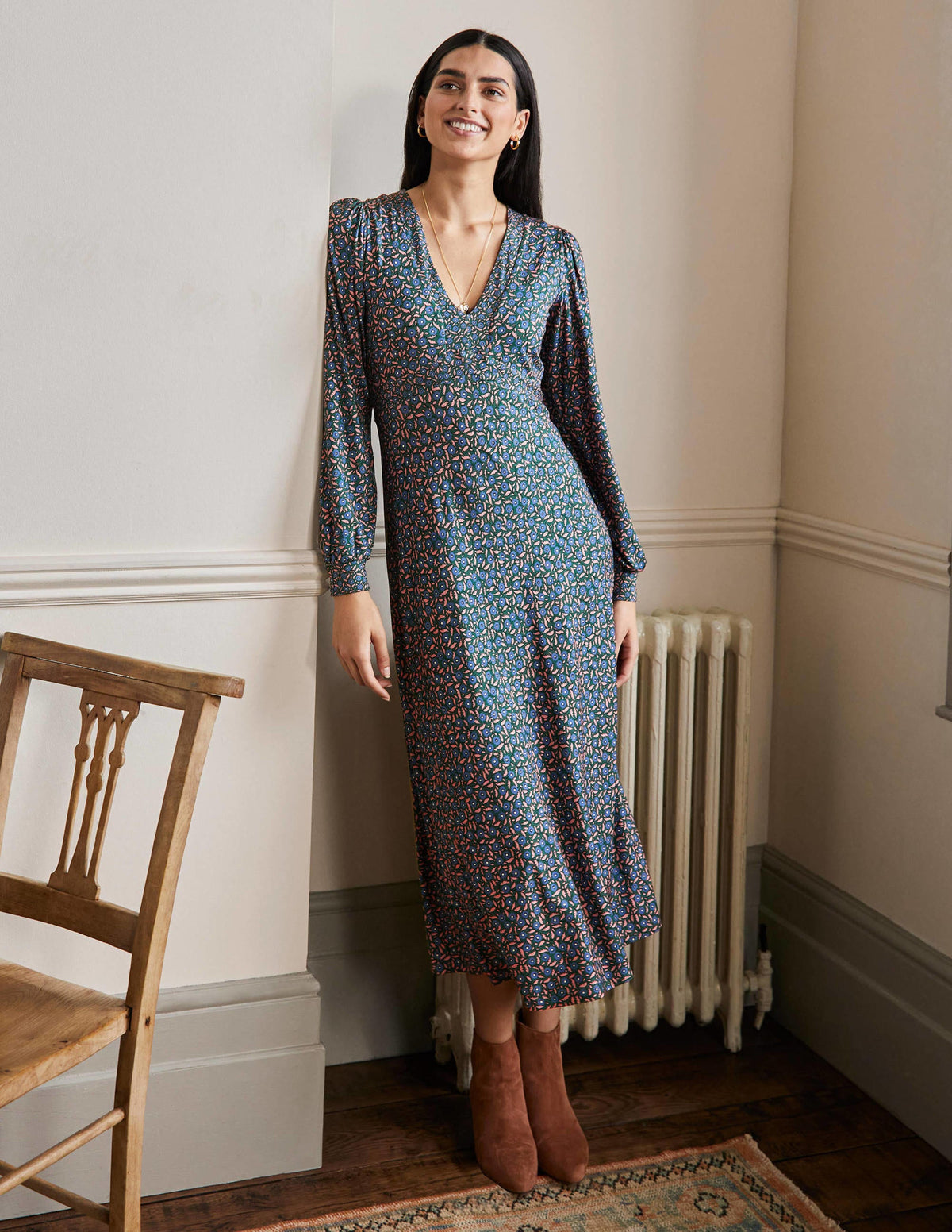 Jerseykleid mit Empire-Form-Blau, Filigranes Blumenmuster - Image 1