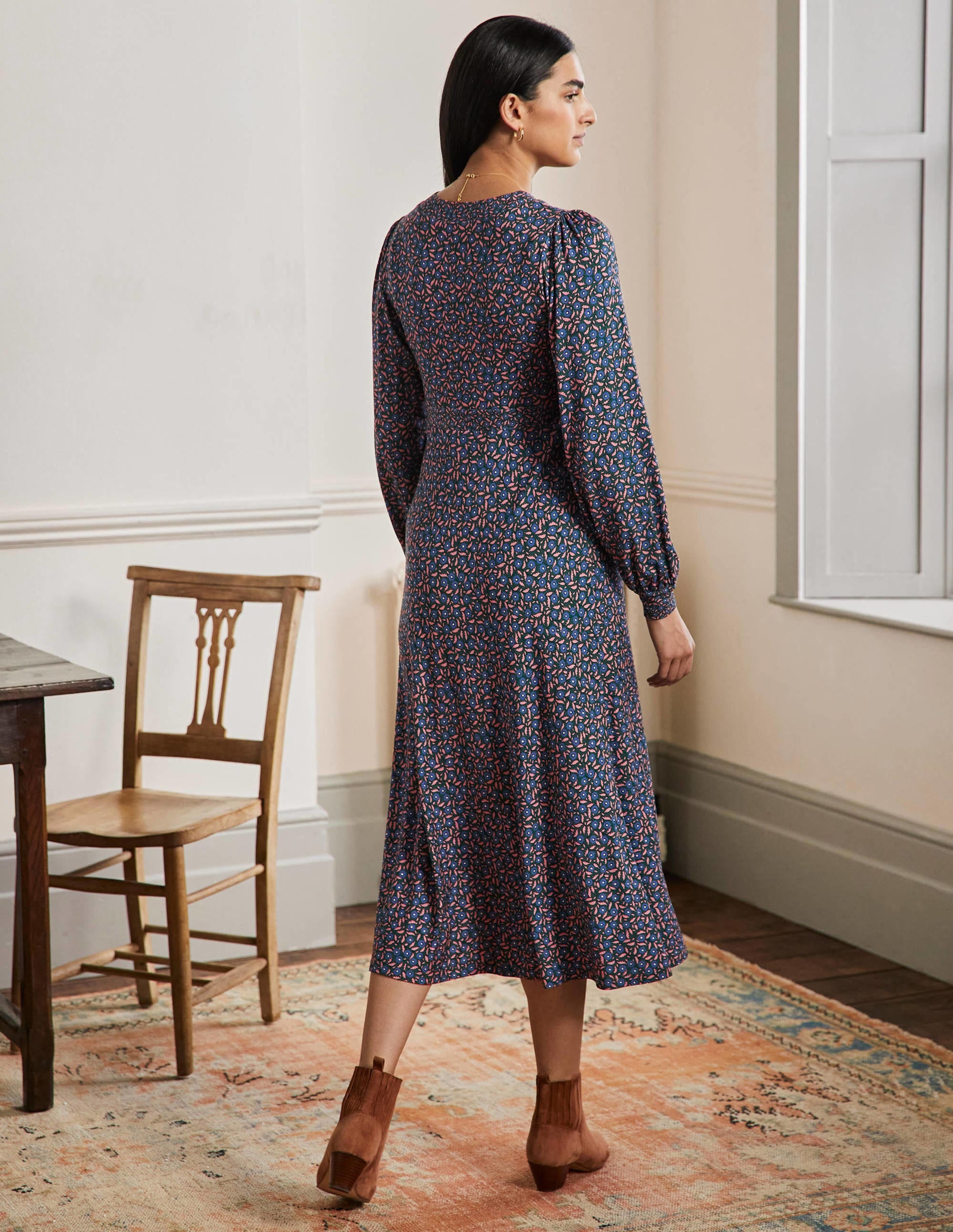 Jerseykleid mit Empire-Form-Blau, Filigranes Blumenmuster - Image 3