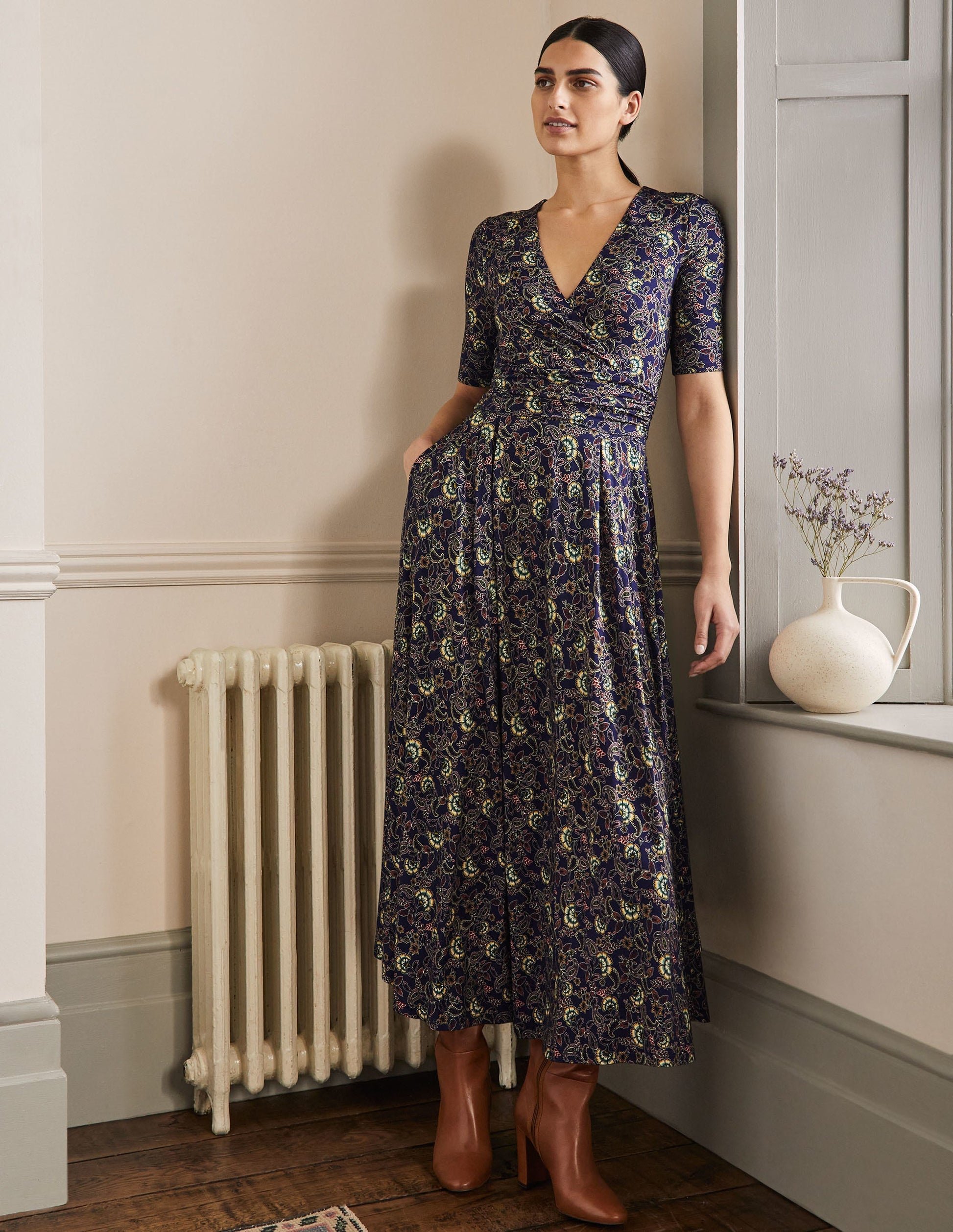 Midikleid aus Jersey mit geraffter Taille-Französisches Navy, Exotisches Blumenmuster-4