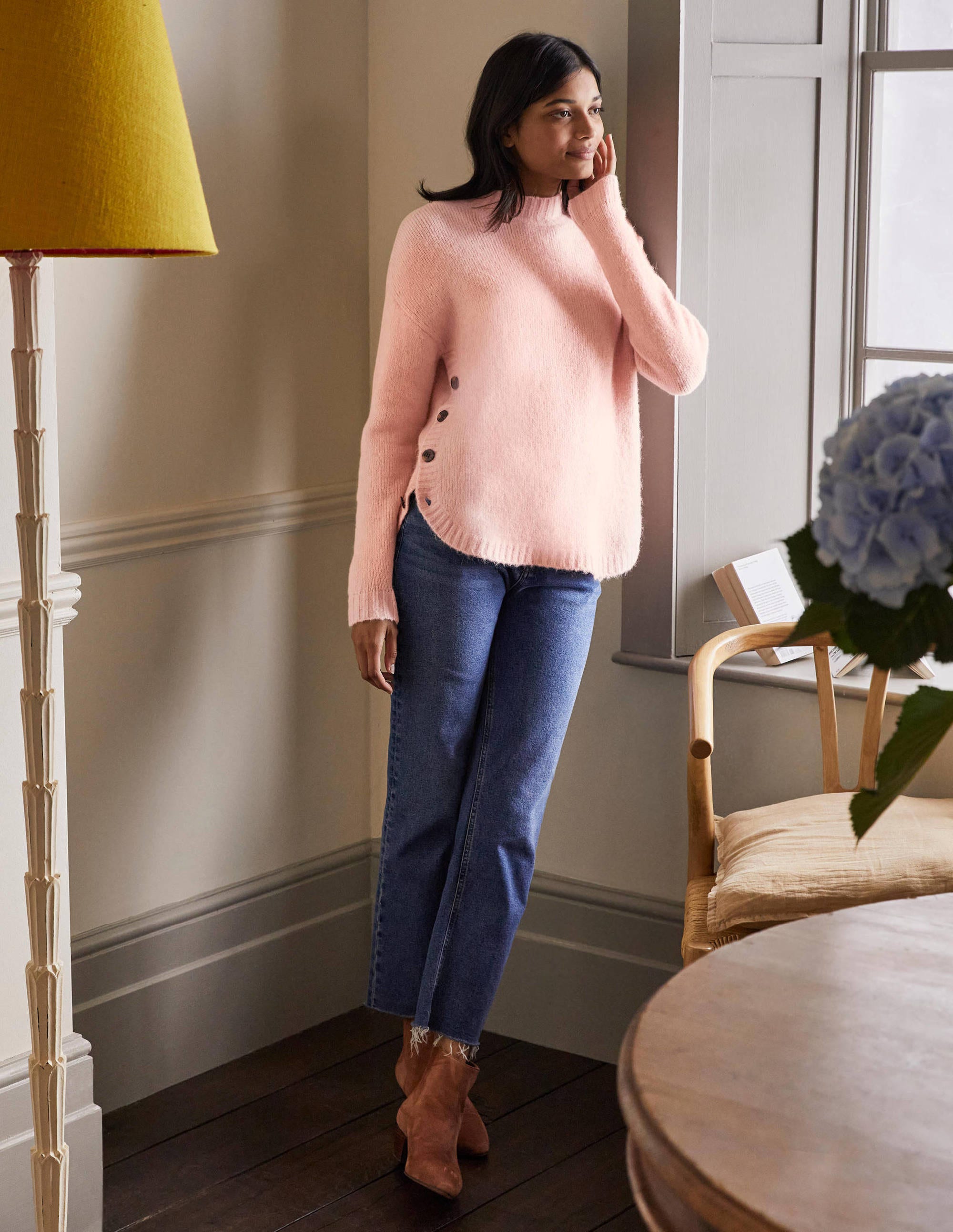 Flauschiger Pullover mit seitlichem Knopf-Milchshake - Image 4
