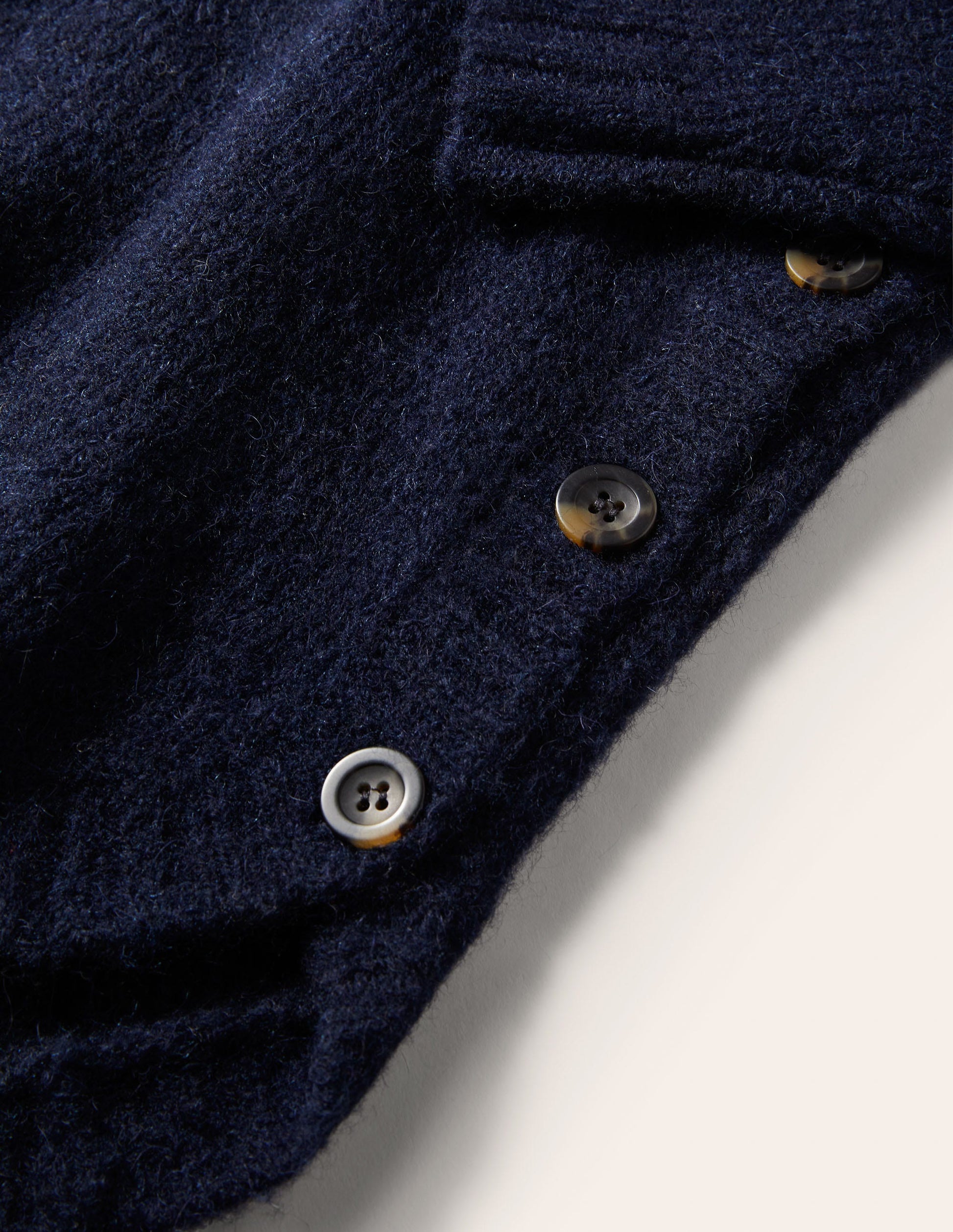 Flauschiger Pullover mit seitlichem Knopf-Marineblau-6