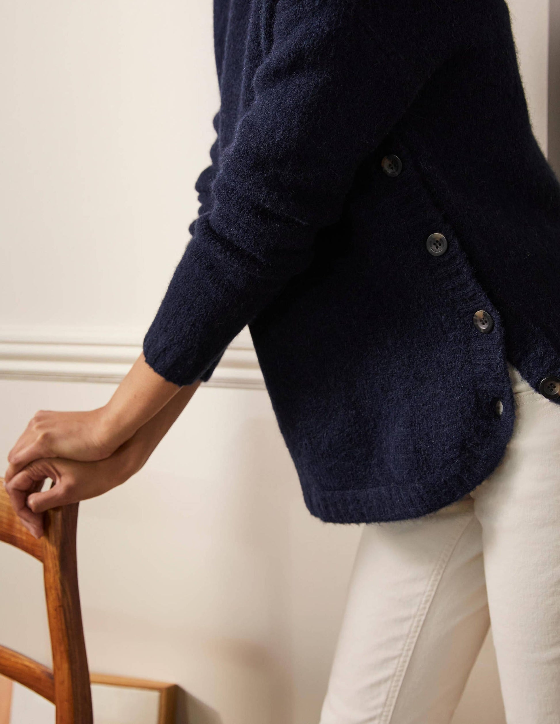 Flauschiger Pullover mit seitlichem Knopf-Marineblau-2