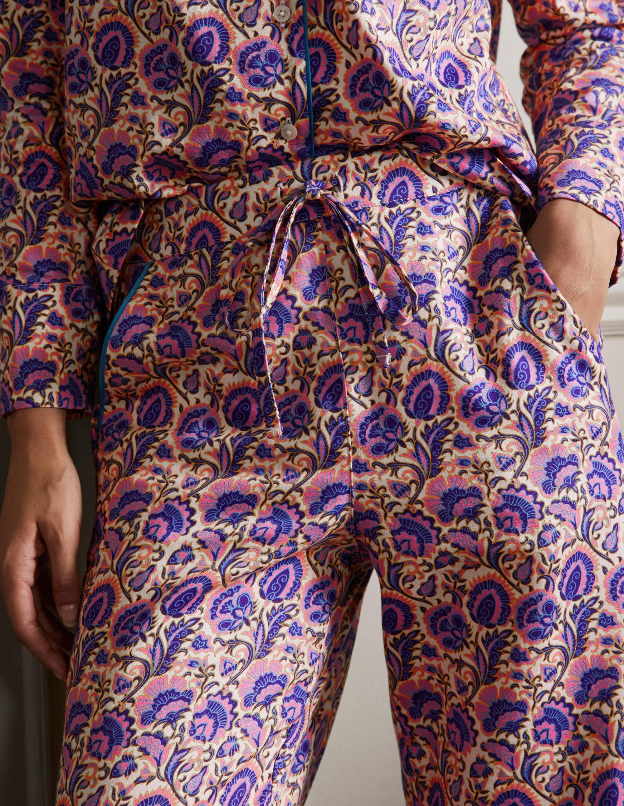 Bas de pyjama en coton-Ivoire, motif floral riche - Image 1