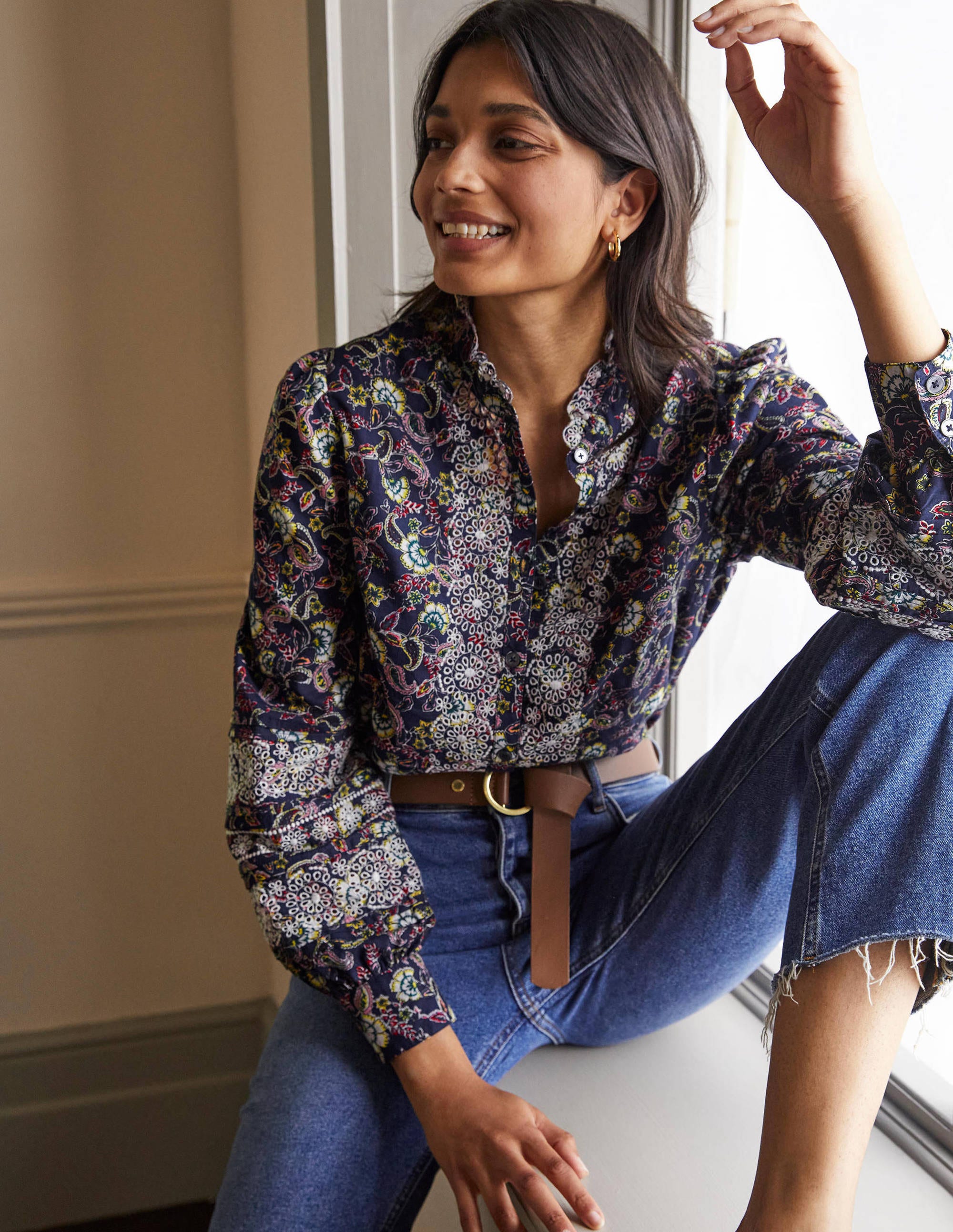 Blouse en coton à broderie anglaise-Bleu marine foncé, motif floral exotique - Image 5