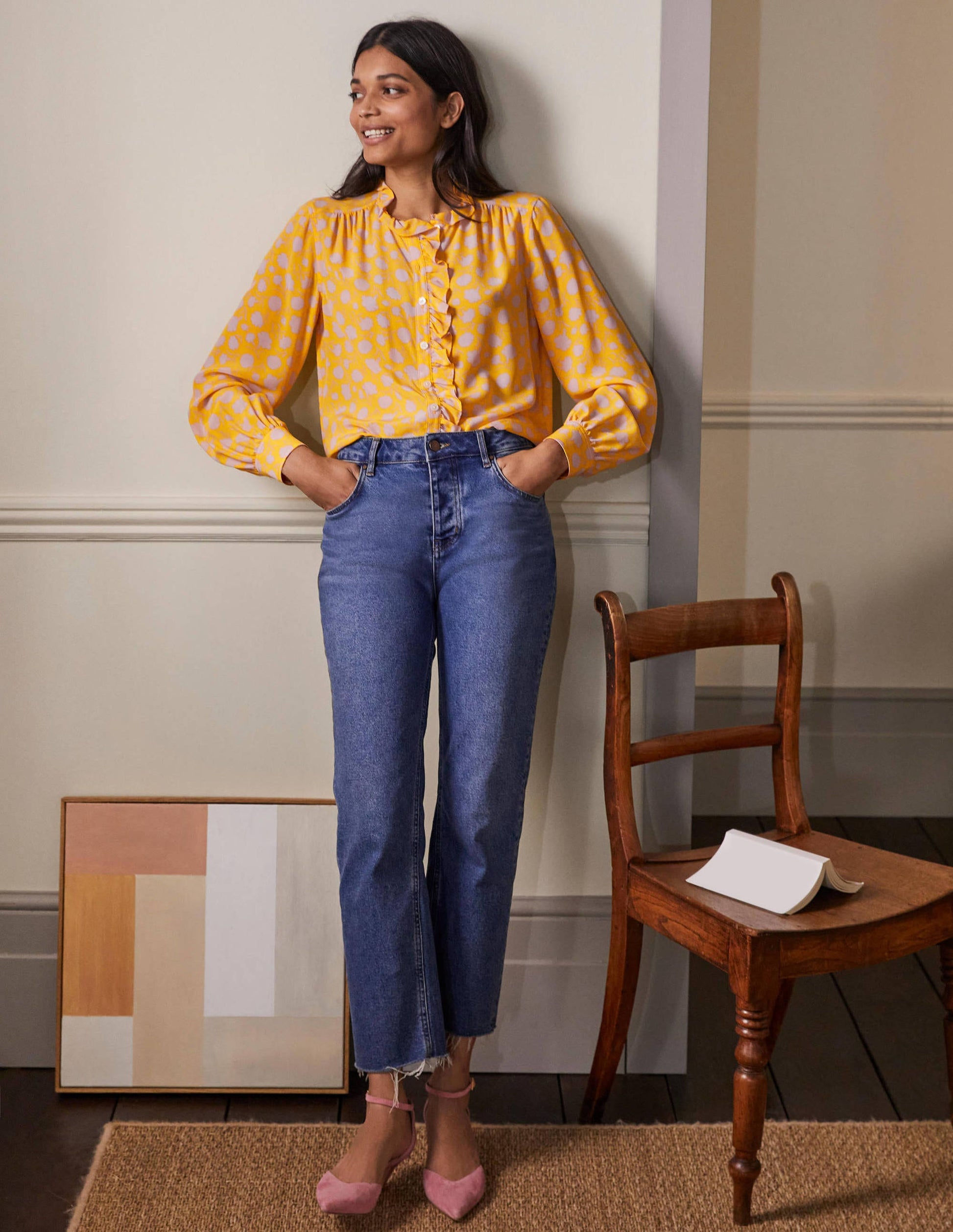 Seidenbluse mit hohem Kragen und Rüschen-Honiggold, Knospen mit Blüten-4