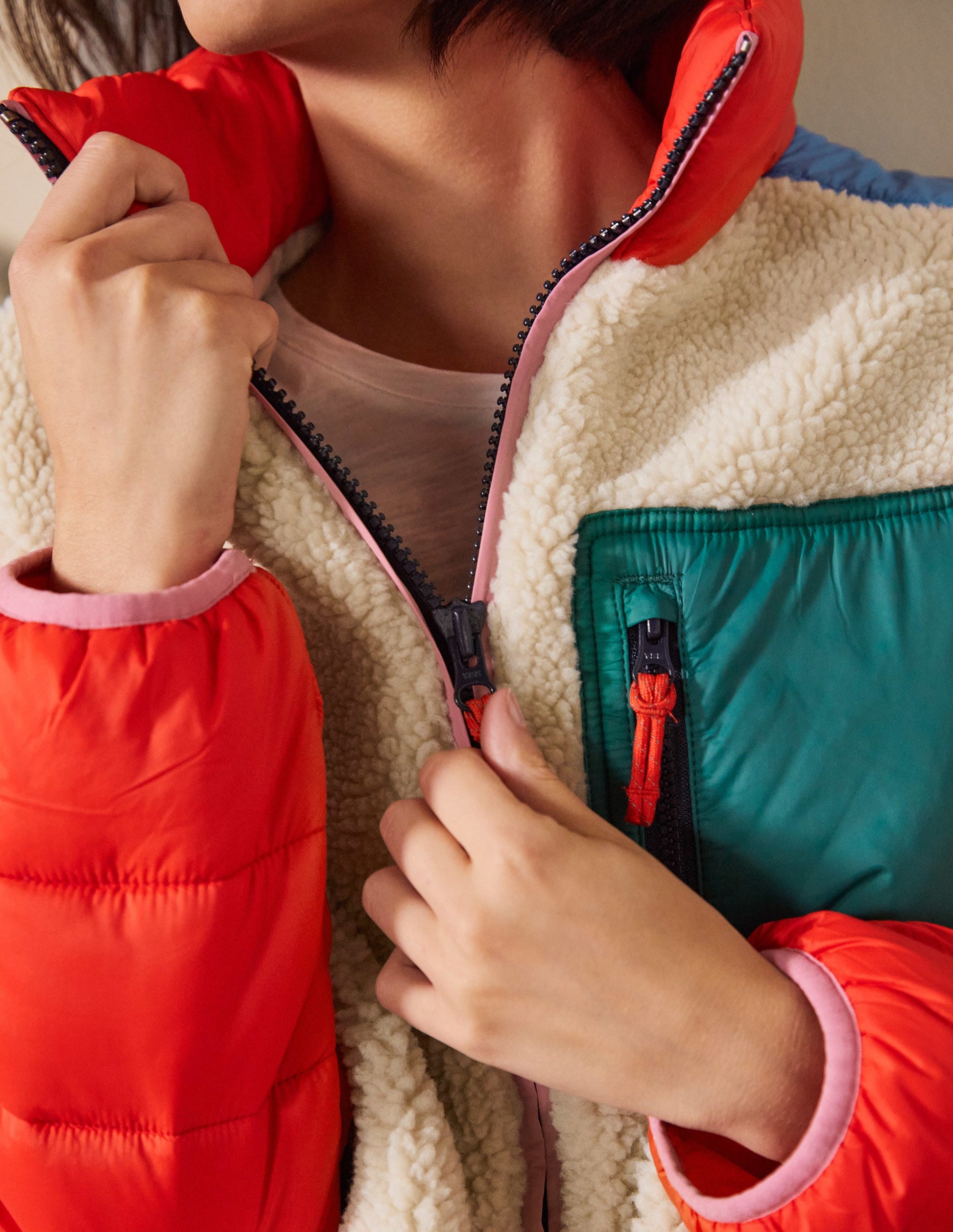 Steppjacke aus Borgmischgewebe-Ecru/Feuerwerkskörperrot-2