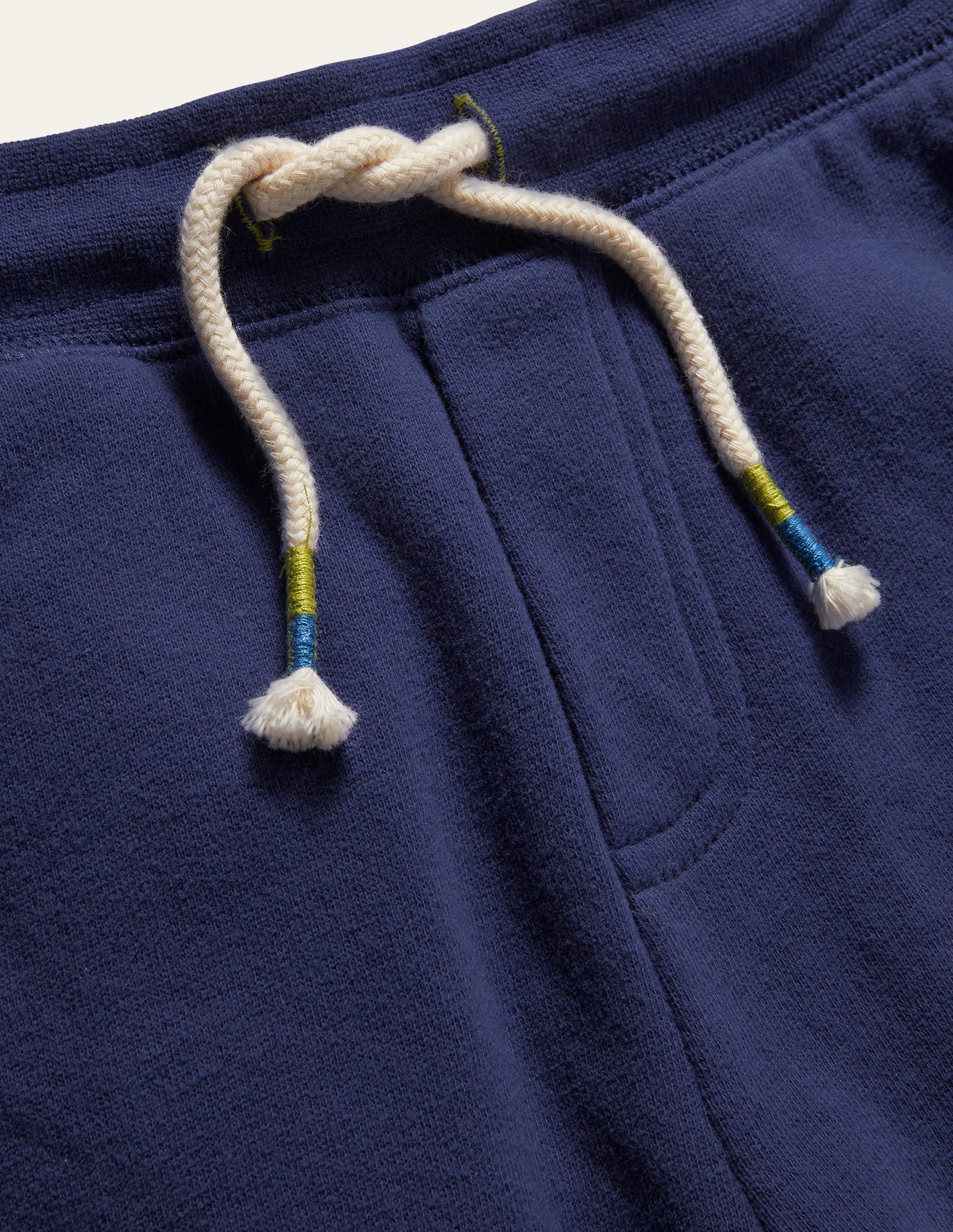 Short de survêtement essentiel-Aristocratic Blue/ Ivory Stripe - Image 3