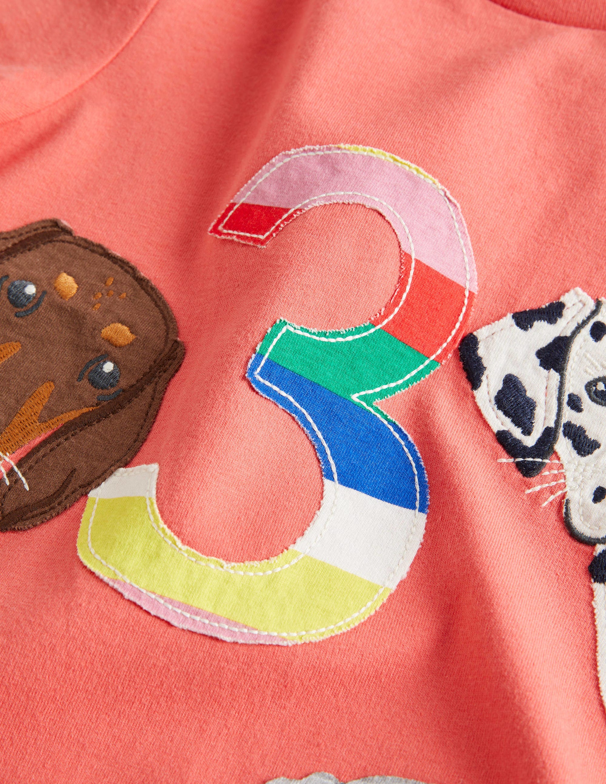Birthday Appliqué T-shirt-3 avec chiens rouge feu - Image 3