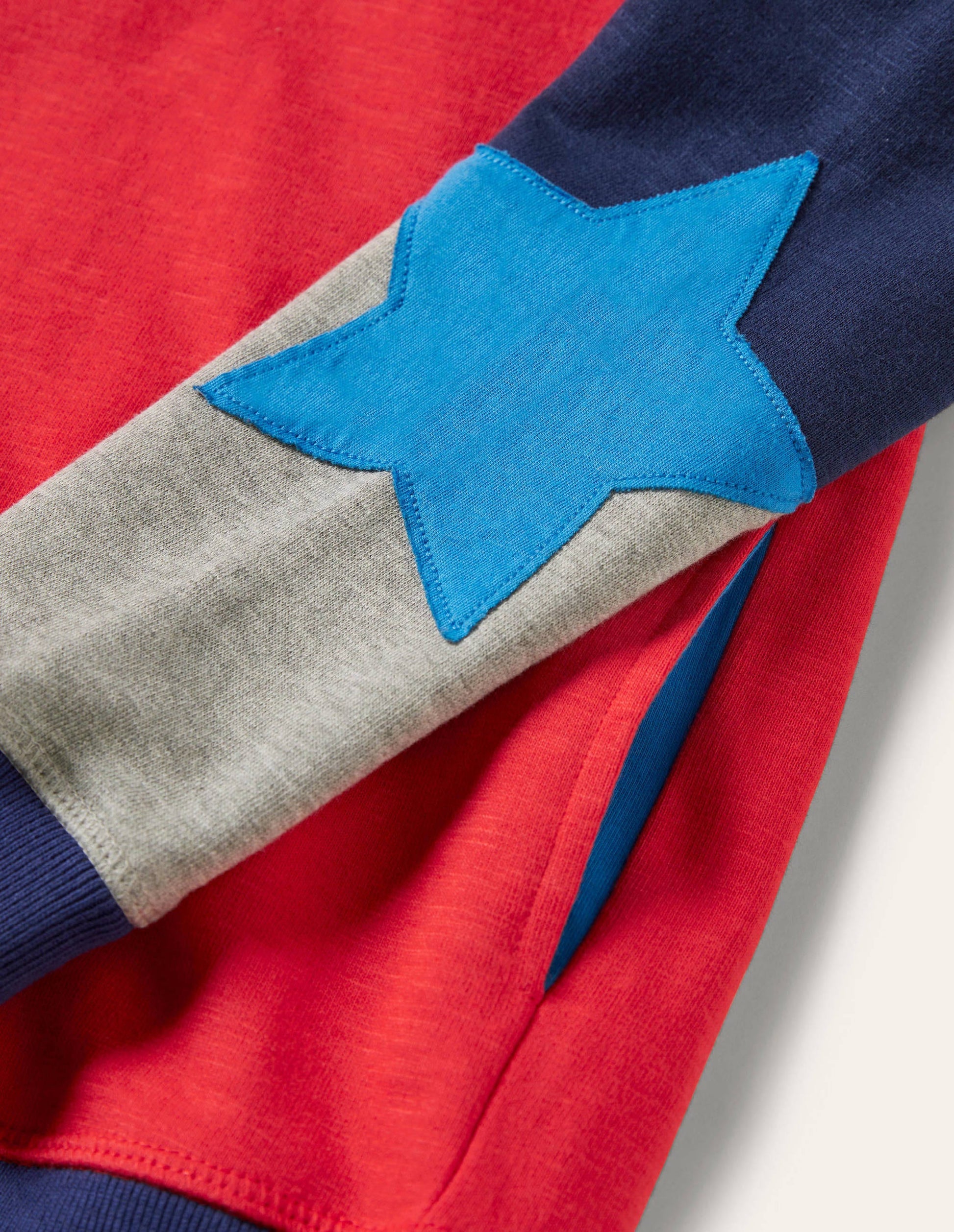 Hoodie mit Blockfarben-Erdbeerkuchenrot, Stern-3