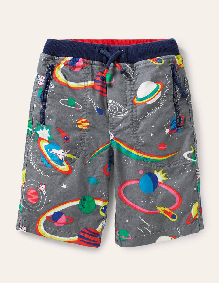 Abenteuer-Shorts-Pflastersteingrau, Regenbogen/Weltall