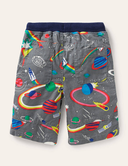 Abenteuer-Shorts-Pflastersteingrau, Regenbogen/Weltall