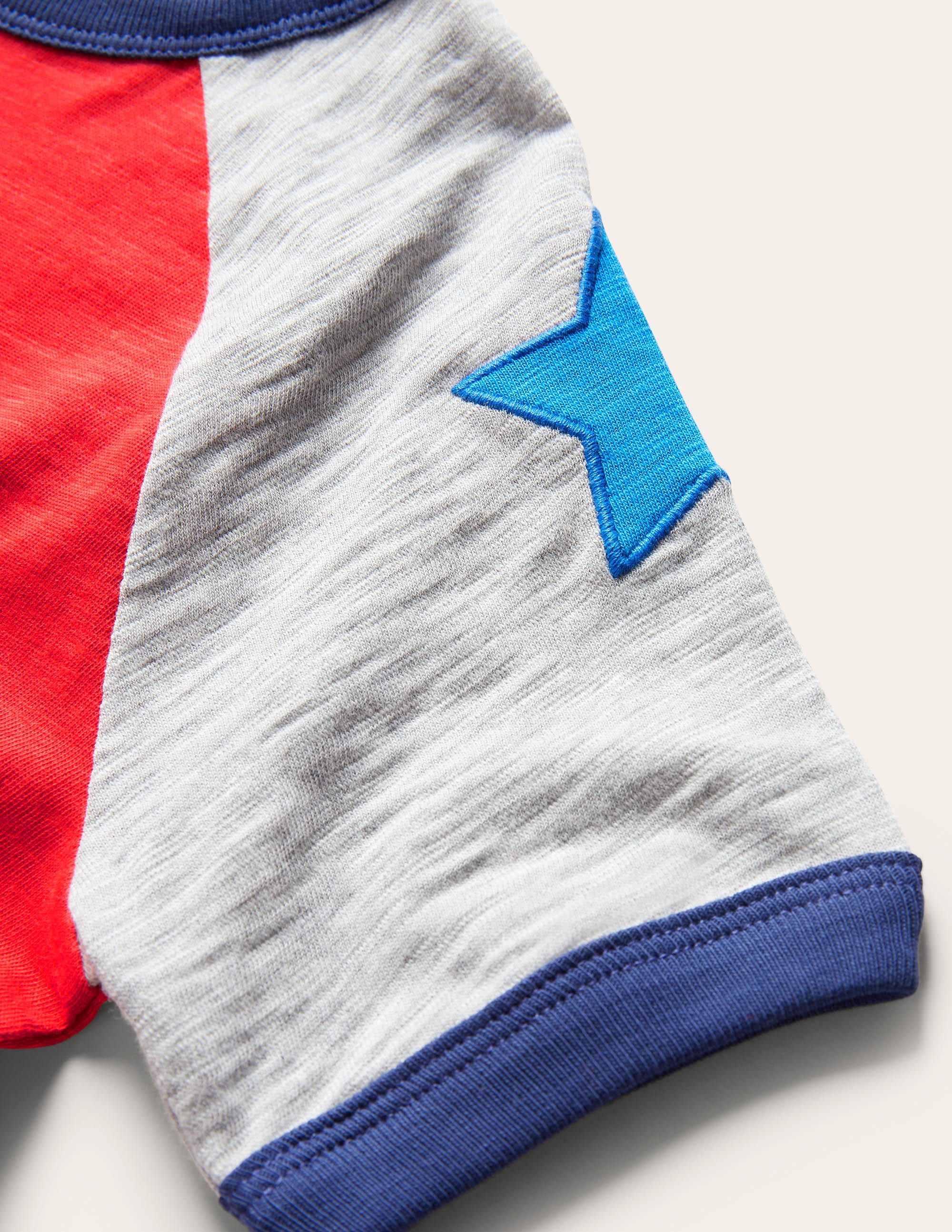 T-shirt à manches raglan colourblock-Étoiles rouge feu - Image 3