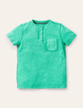 Stückgefärbtes Henley-T-Shirt-Tropisches Grün