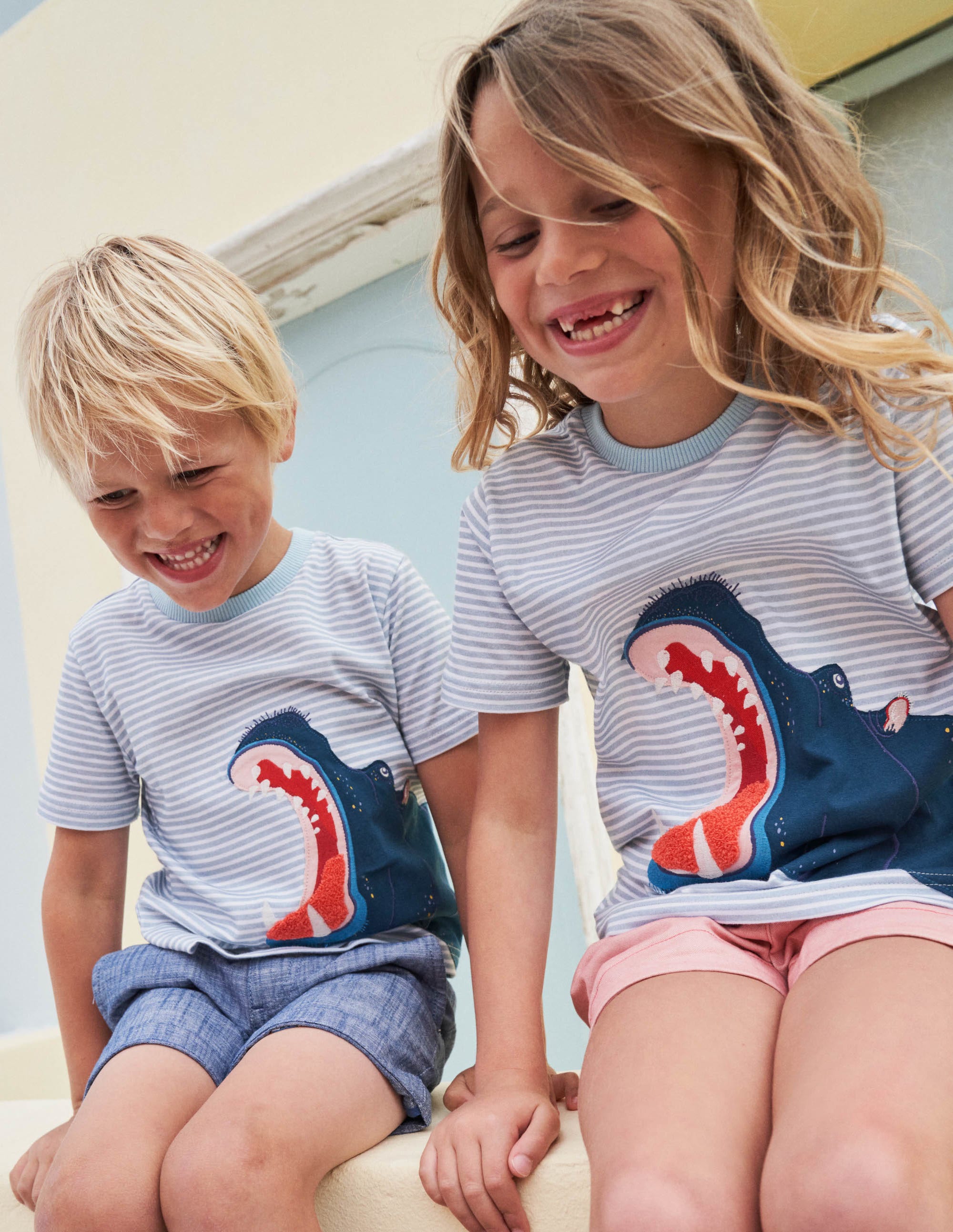T-shirt rayé à appliqué animal-Hippopotame bleu littoral - Image 4