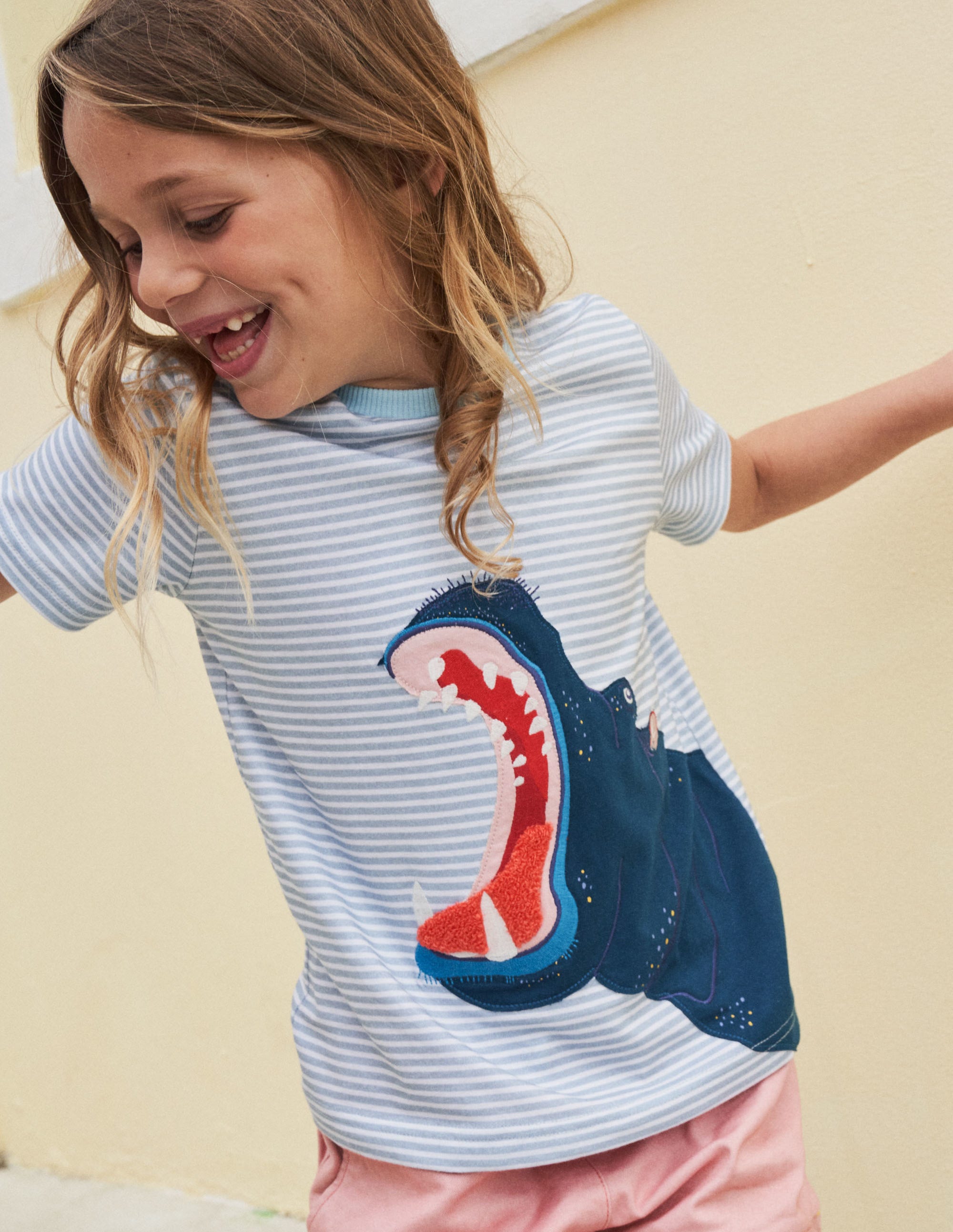 T-shirt rayé à appliqué animal-Hippopotame bleu littoral - Image 5