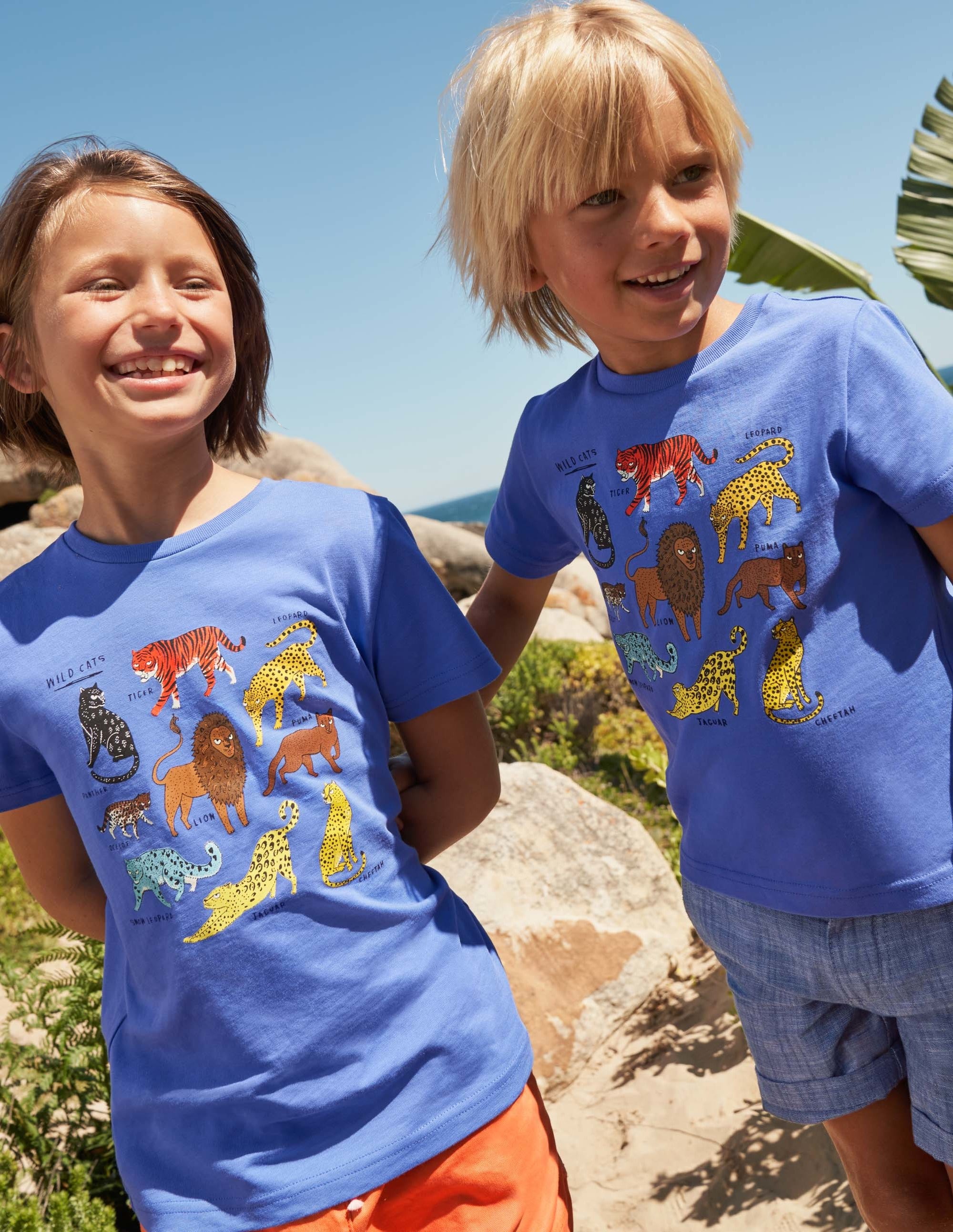 Glow-in-the-dark T-shirt-Bluebell Blue Big Cats - Image 8
