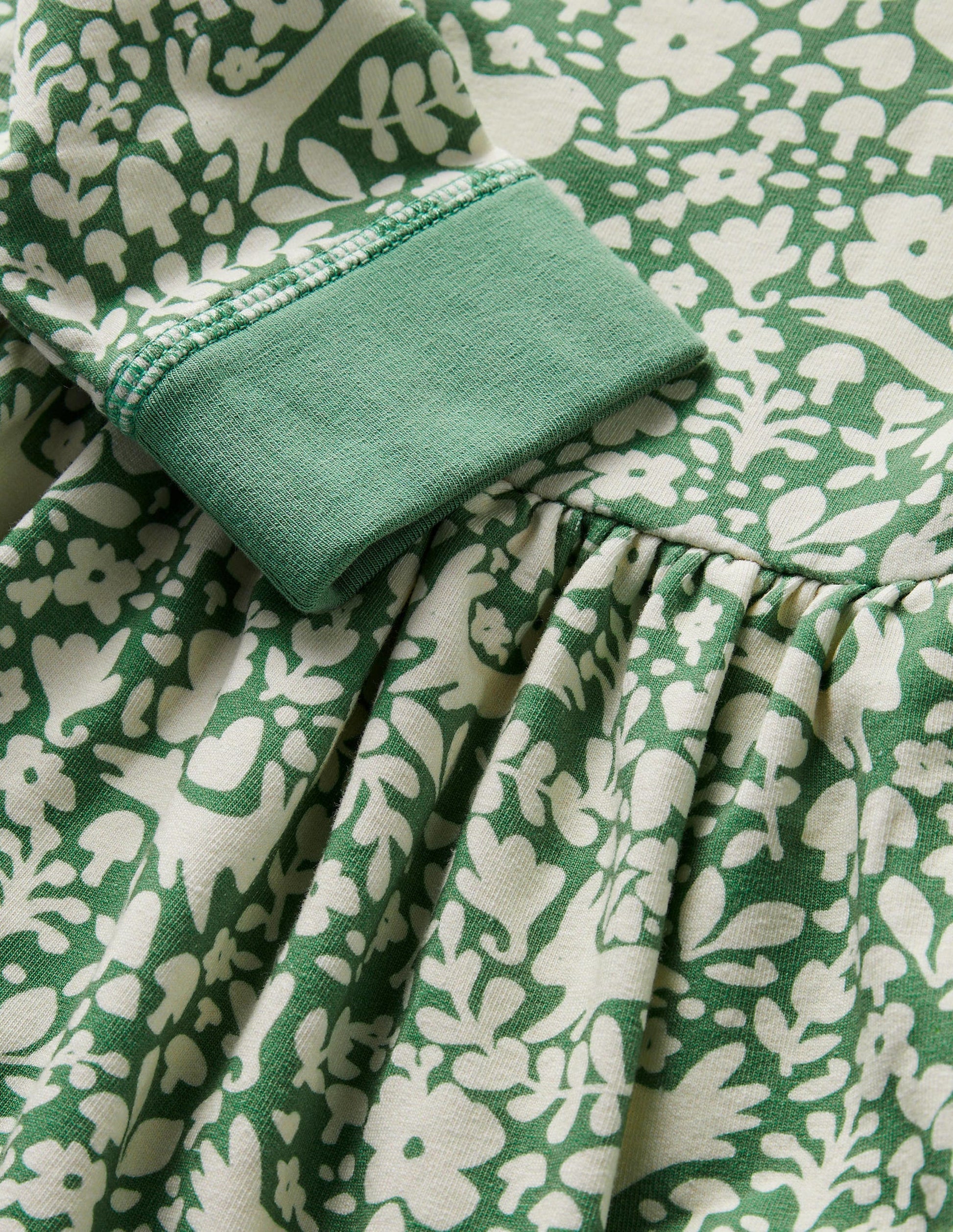 Sweatshirt-Kleid aus Jersey-Spargelgrün, Waldmotiv, Toile-3
