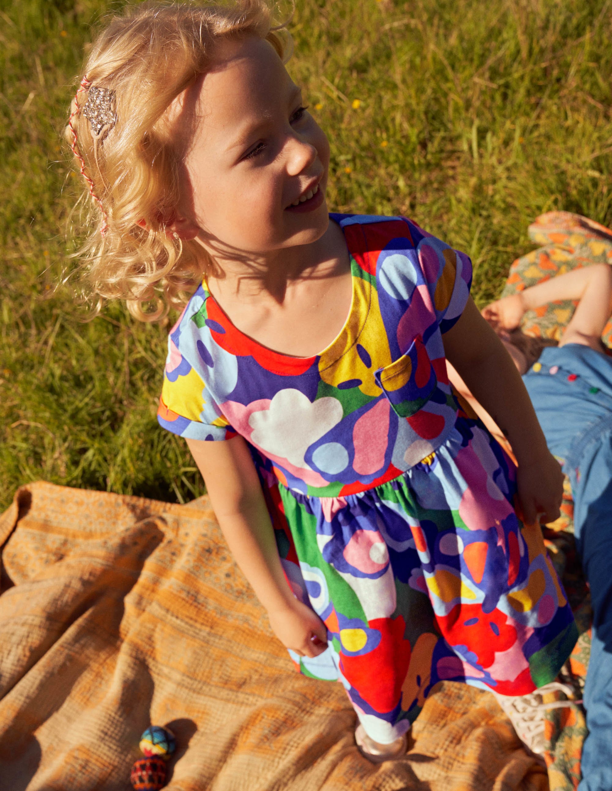 Fröhliches Jerseykleid-Bunt, Schmetterlingsmuster - Image 4