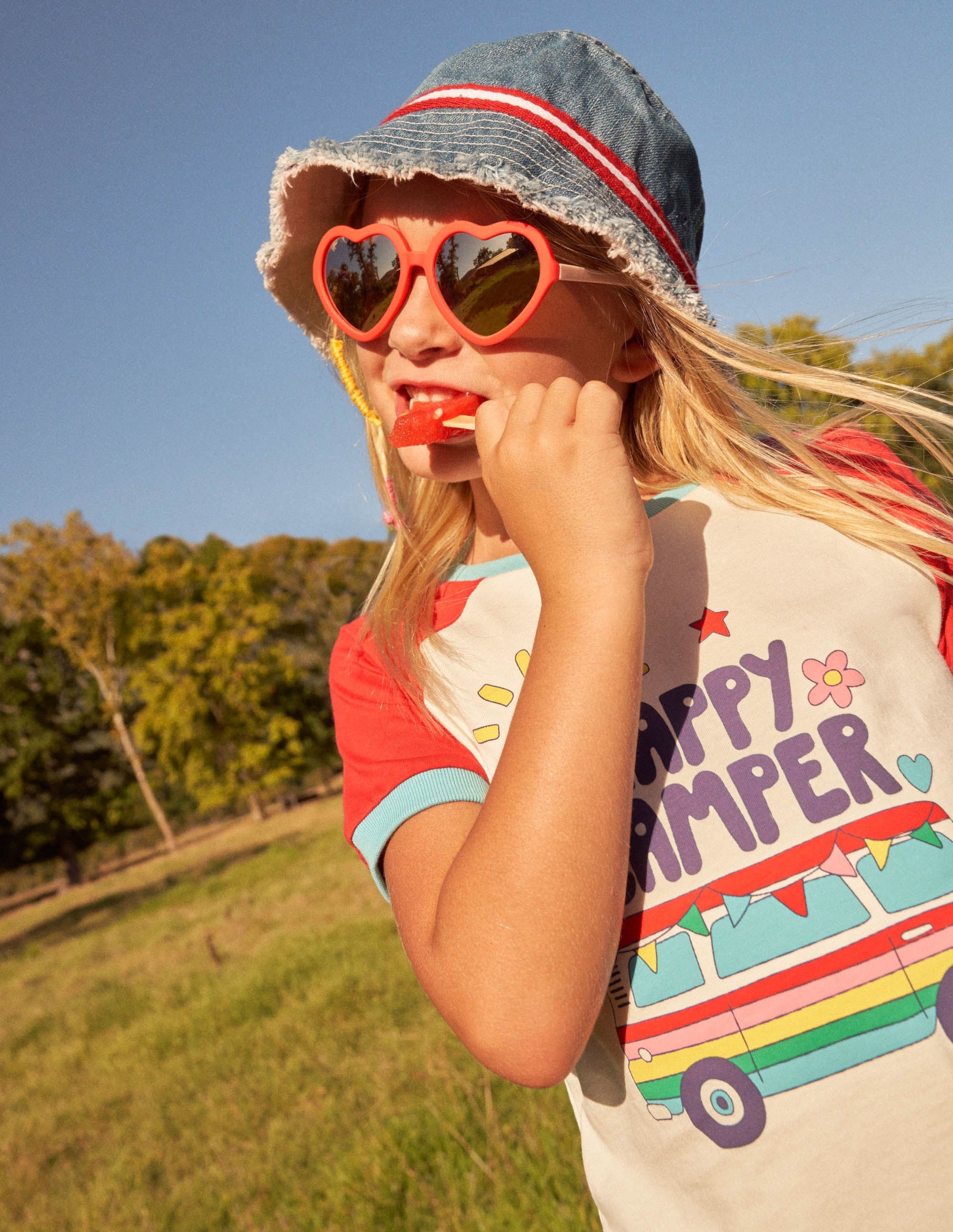 T-shirt à manches raglan et imprimés graphiques-Camping-car rouge feu-5