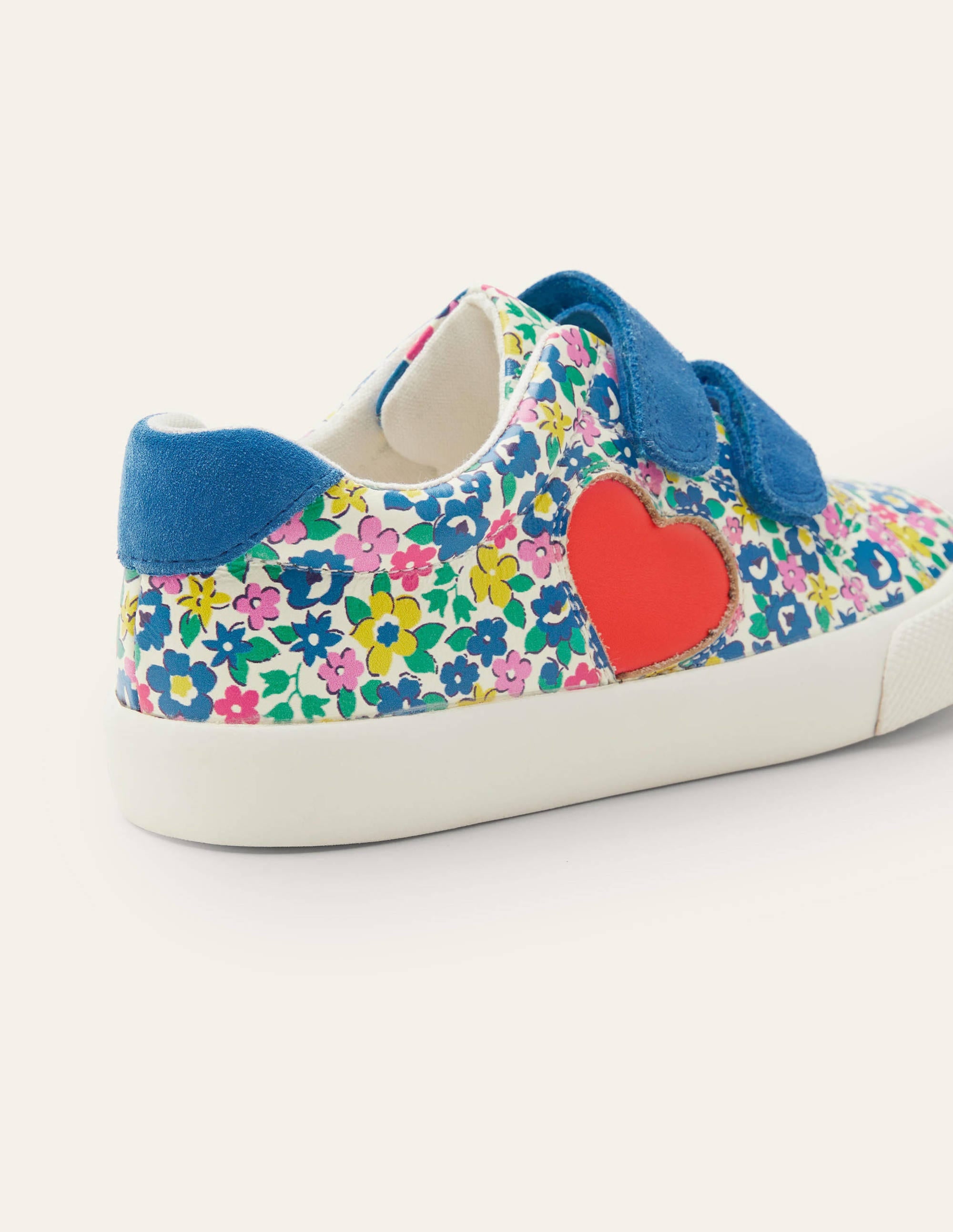 Baskets fun à deux sangles-Appliqué cœur floral - Image 3
