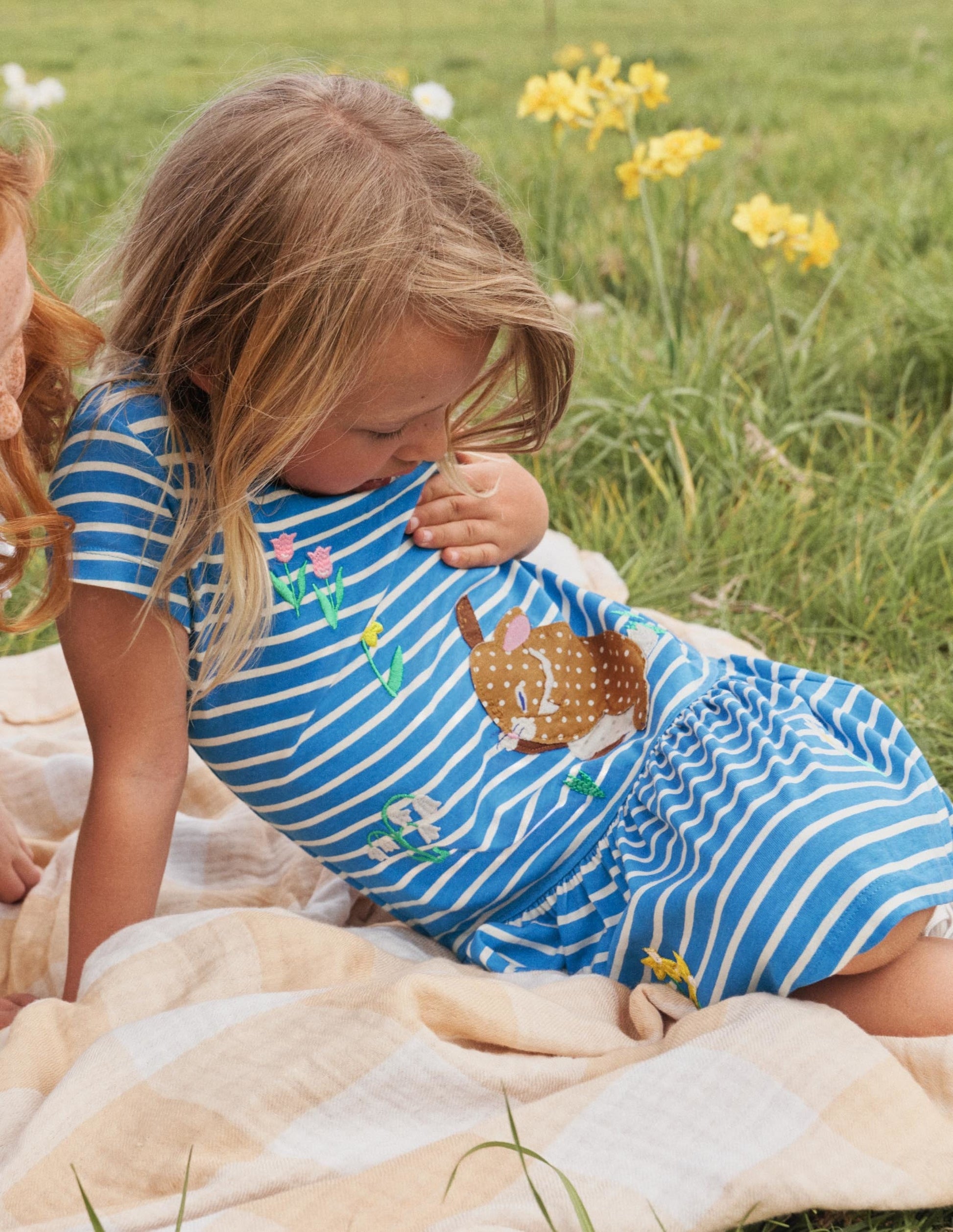 Besticktes Kleid mit kurzen Ärmeln-Strahlendes Marineblau, Häschen-5