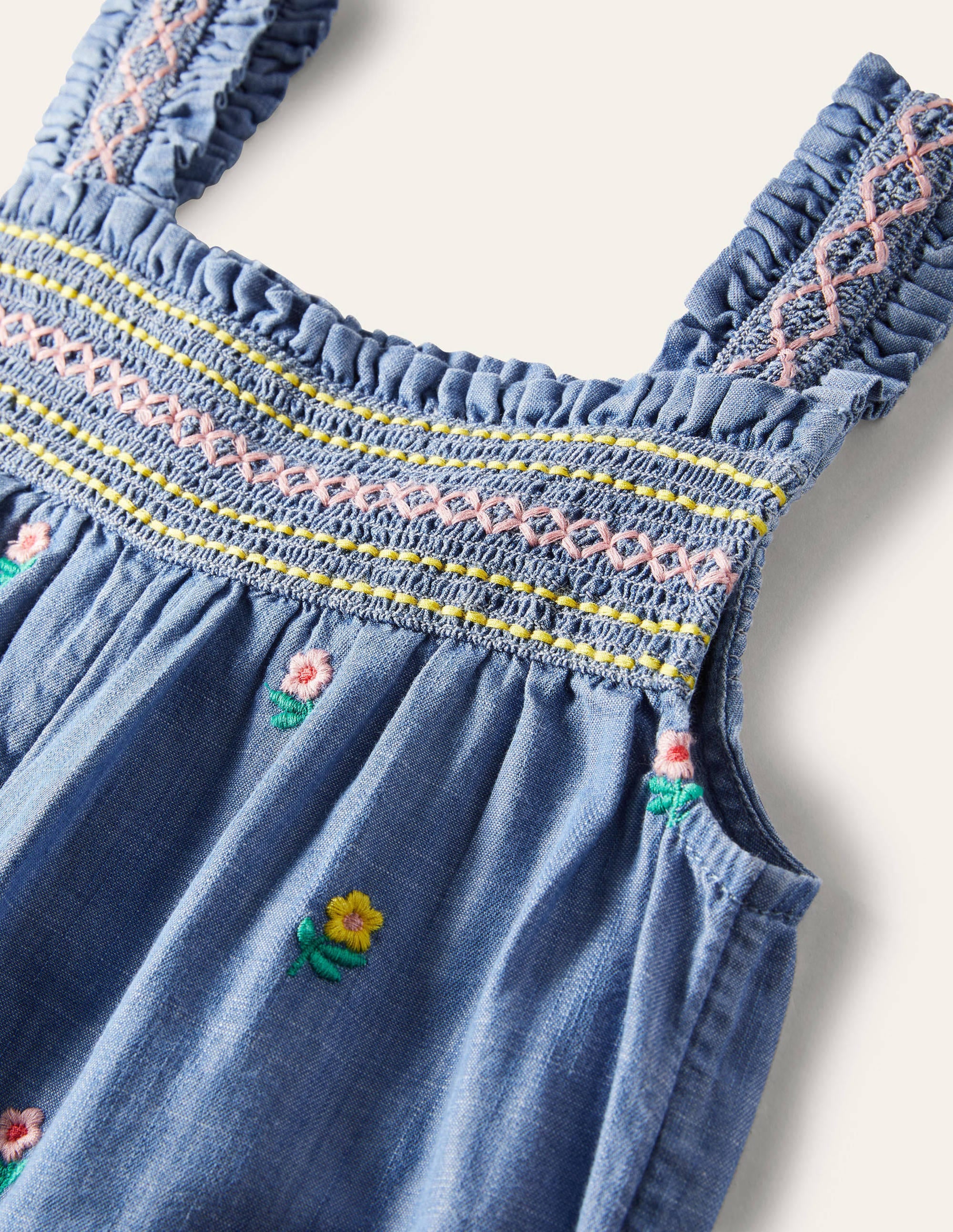 Salopette brodée à smocks-Motif floral chambray - Image 3
