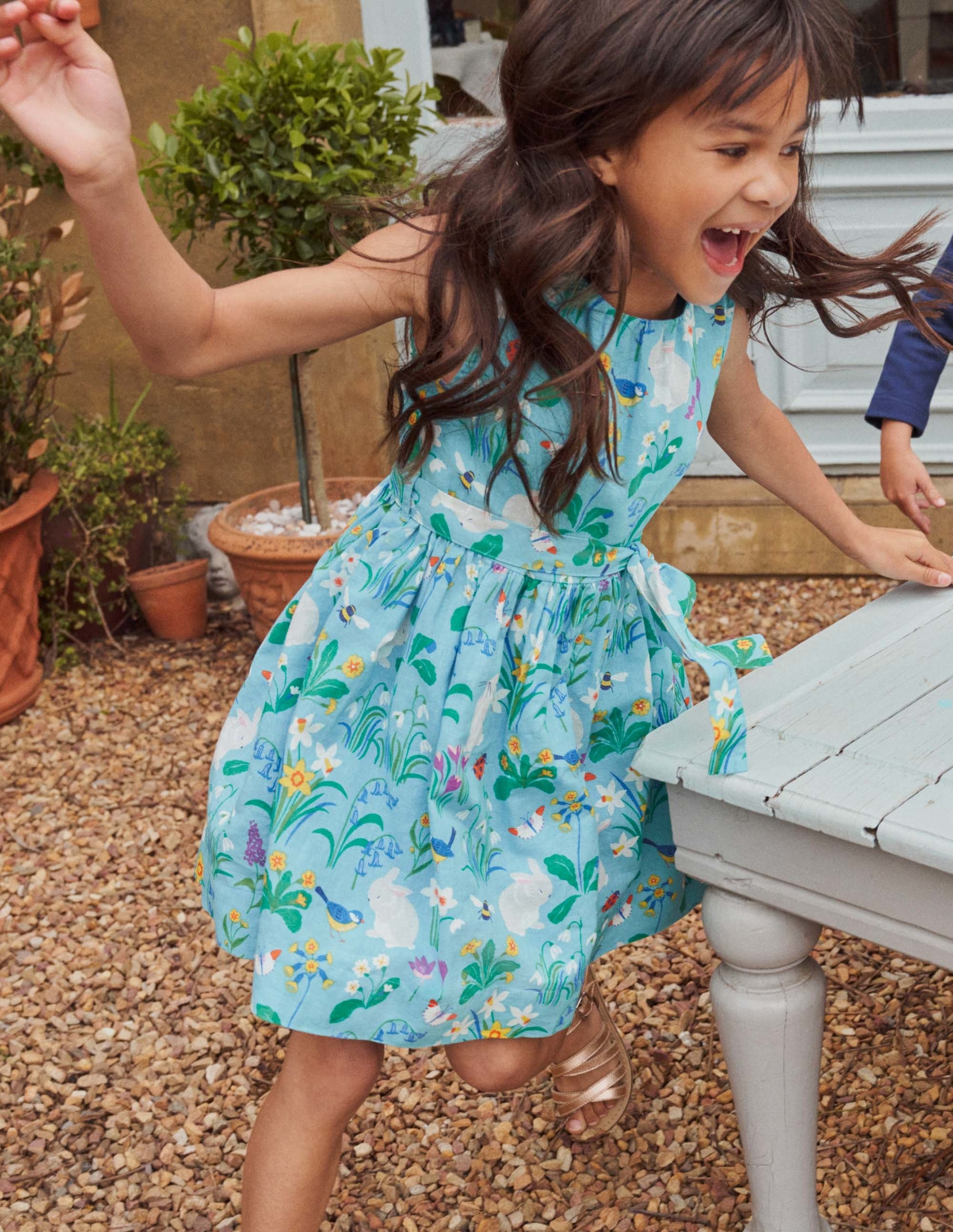 Vintage-Kleid-Wasserblau, Frühlingsmuster mit Häschen - Image 4
