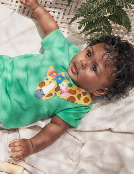 Appliziertes Spielset mit Shorts-Grün, Giraffe