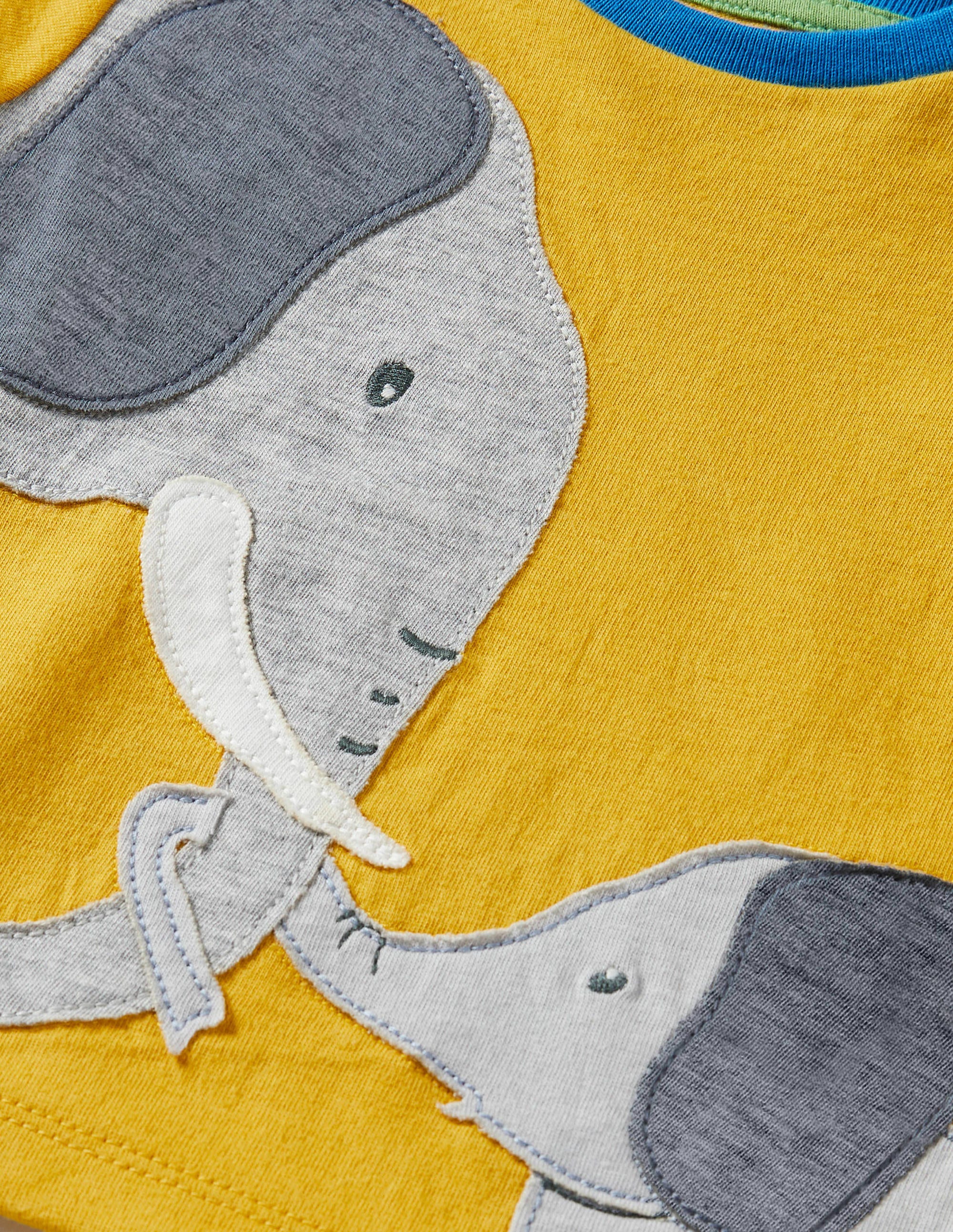 Set aus T-Shirt und Shorts mit Applikation-Narzissengelb, Elefanten - Image 3