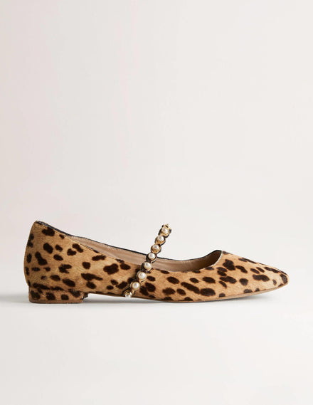 Ballerinas mit Perlenriemen-Gepard