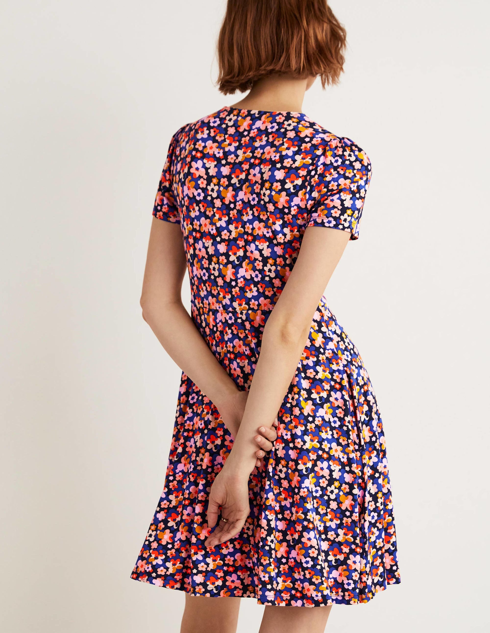 Jerseykleid mit Rundhalsausschnitt-Französisches Navy, Abstraktes Muster - Image 7