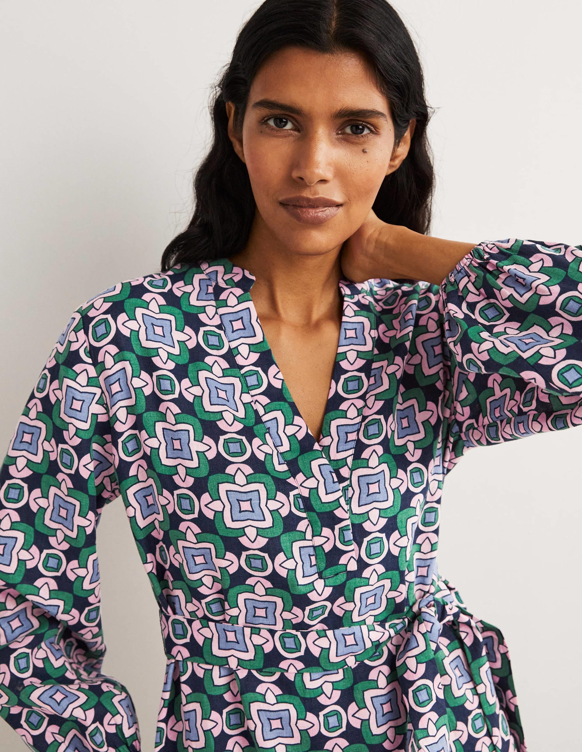 Langärmliges Maxikleid aus Leinen-Navy, Geometrisches Muster - Image 2