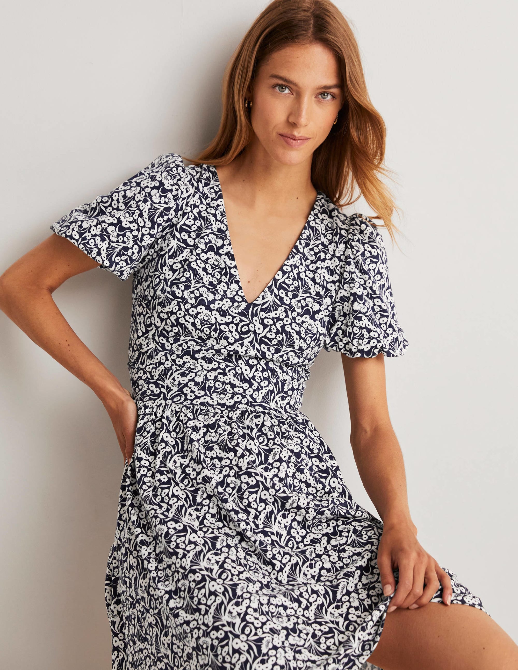 Jersey-Minikleid mit Rückendetail-Navy, Knospen - Image 7